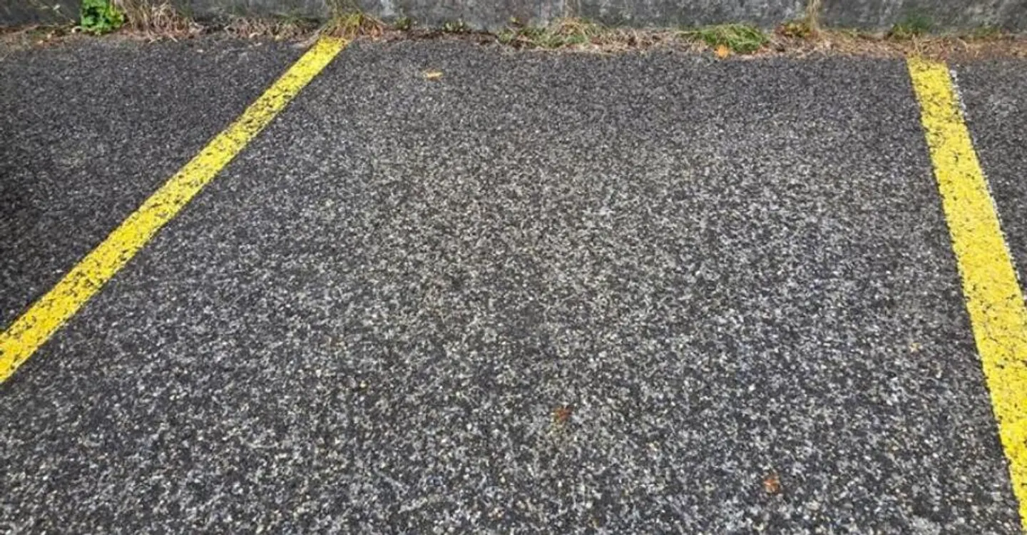 Large 35 m² studio with outdoor parking space - Photo 6 of 7