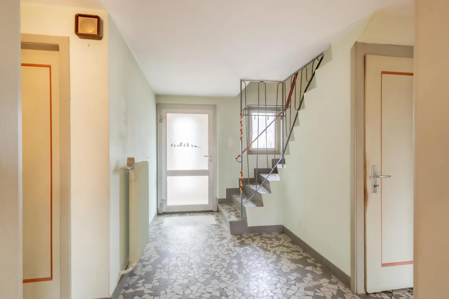 Spacious plot with older single-family house - Photo 5 of 18