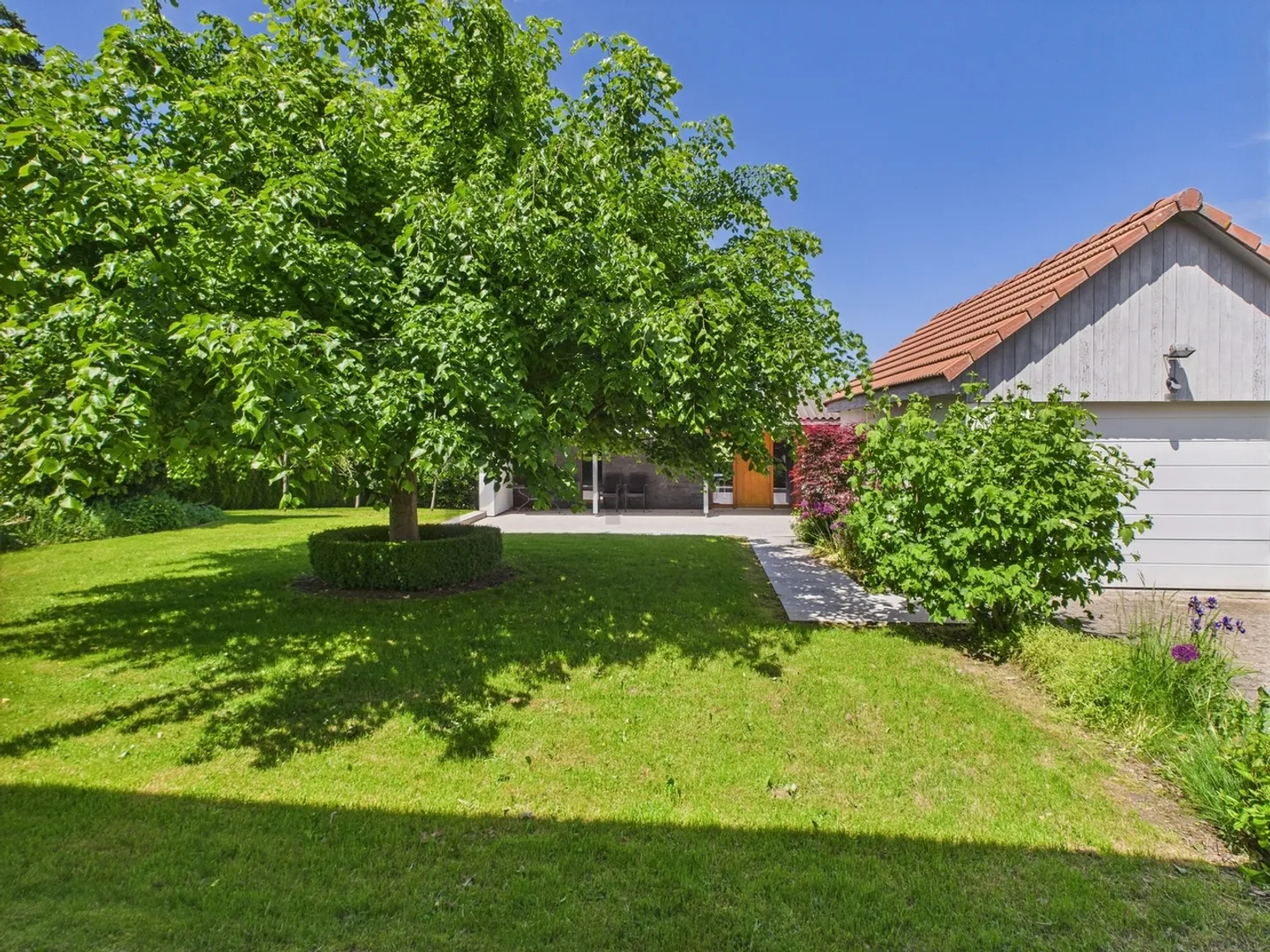 Charmantes Einfamilienhaus mit Gästehaus, Garten und Garage in ruhiger Lage in Pleigne - Foto 2 von 13