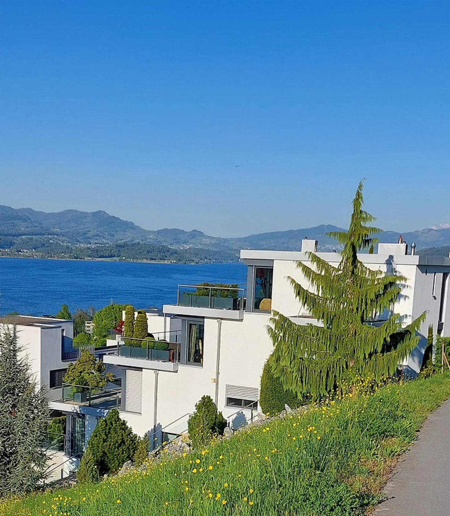 Exclusive penthouse maisonette with unobstructed lake view in Altendorf SZ - Photo 8 of 11