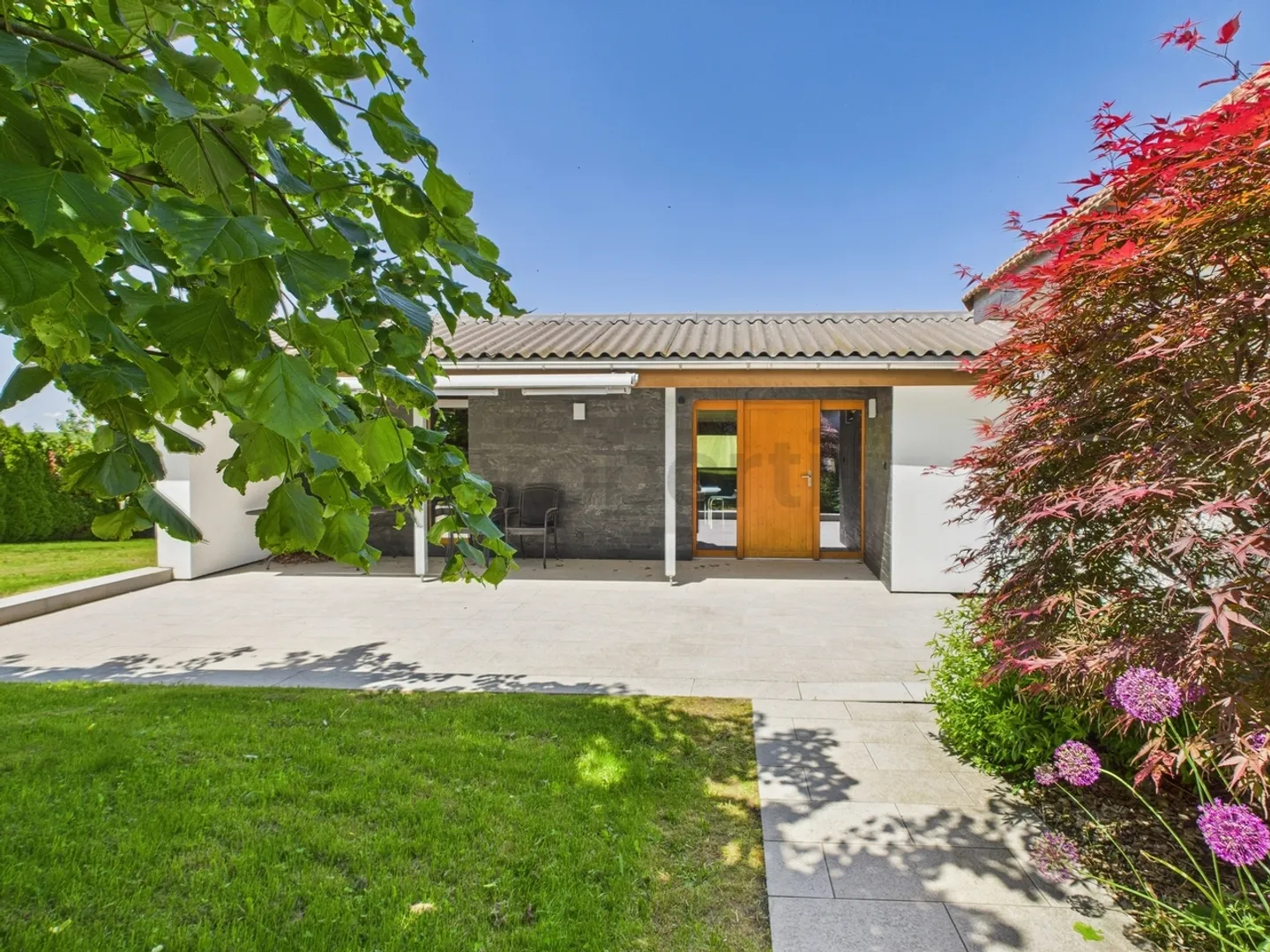 Charmantes Einfamilienhaus mit Gästehaus, Garten und Garage in ruhiger Lage in Pleigne - Foto 11 von 13