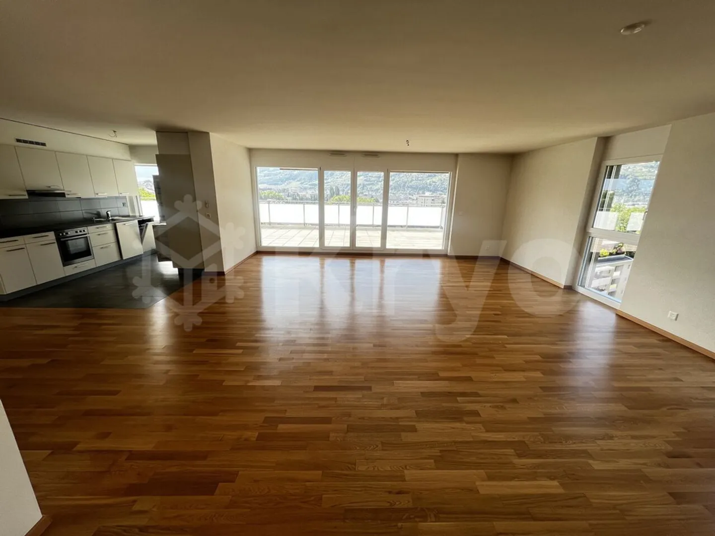 SION - MAGNIFICENT PENTHOUSE 4.5 ROOMS - Photo 4 of 11