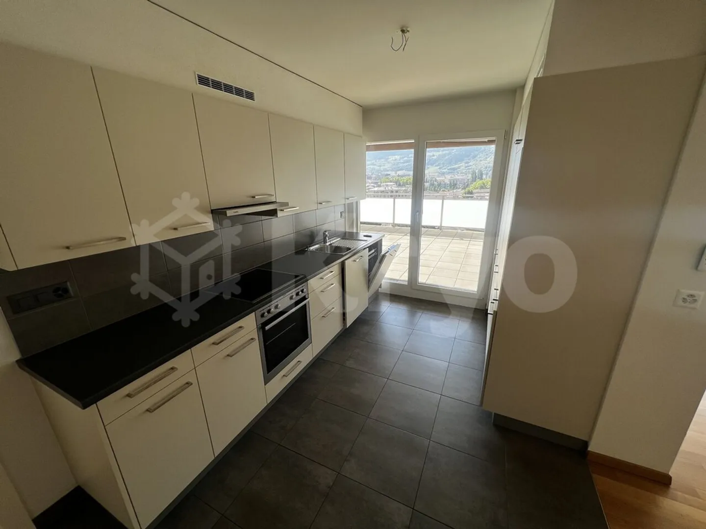 SION - MAGNIFICENT PENTHOUSE 4.5 ROOMS - Photo 6 of 11