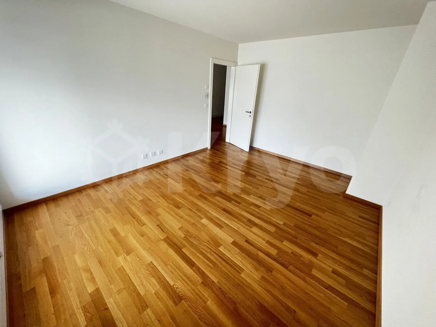 SION - MAGNIFICENT PENTHOUSE 4.5 ROOMS - Photo 8 of 11
