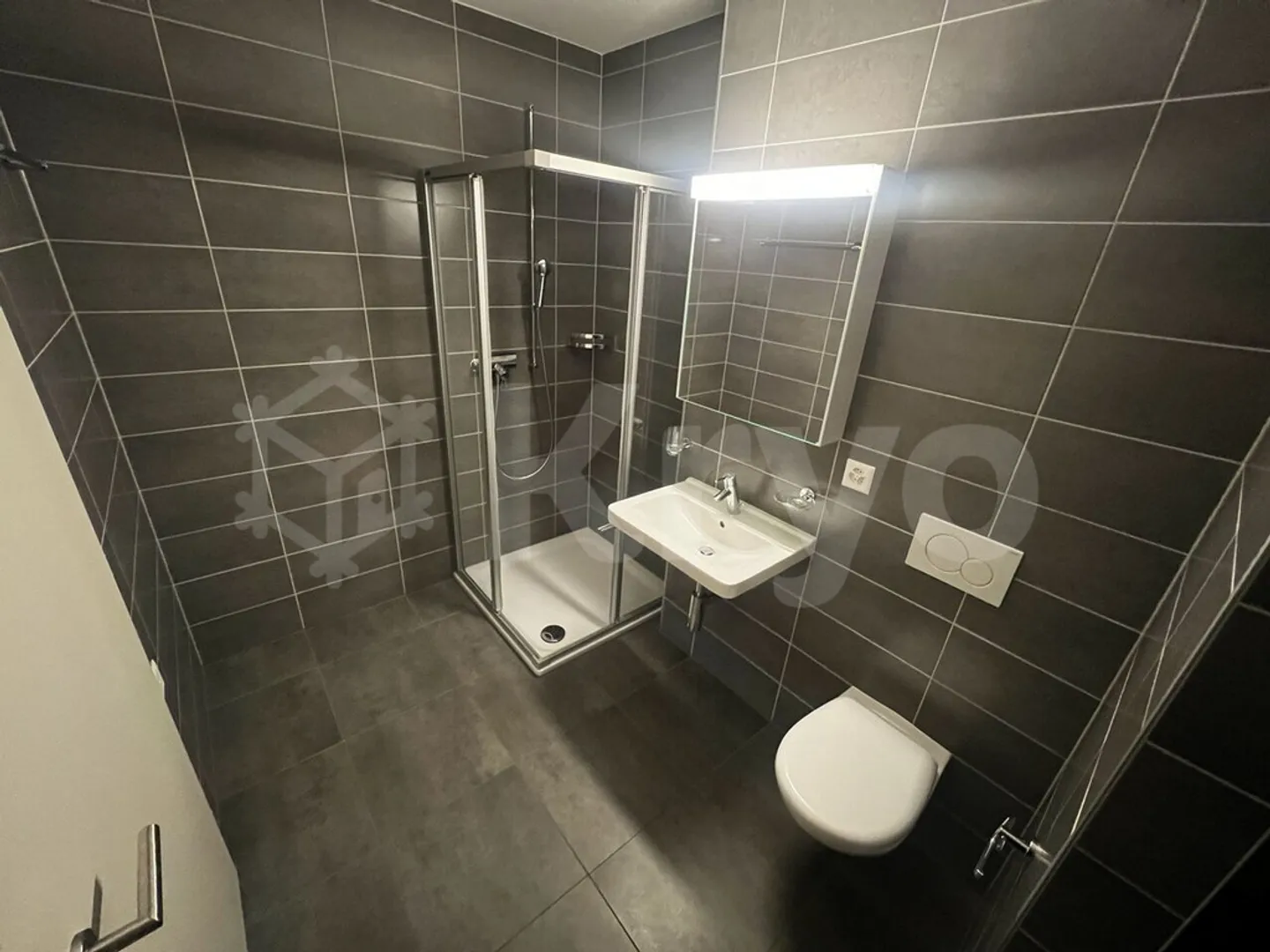 SION - MAGNIFICENT PENTHOUSE 4.5 ROOMS - Photo 10 of 11