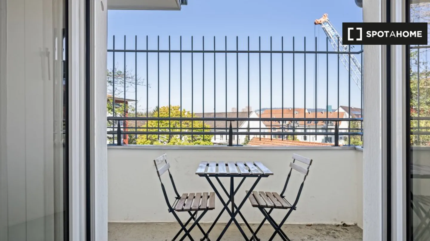 Discover, visit, and rent your new home online with complete confidence. - Photo 2 of 18