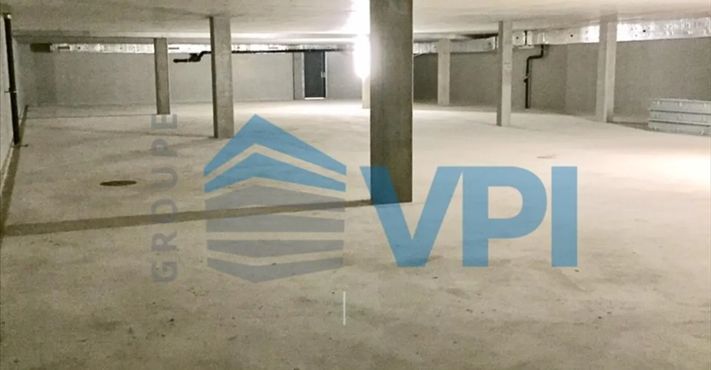 Immeuble mixte à louer - Photo 1 sur 8