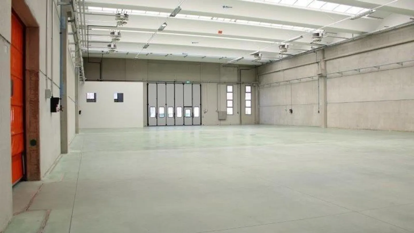 MODULAR INDUSTRIAL SPACES IN SAN VITTORE (GR) - Photo 8 of 12