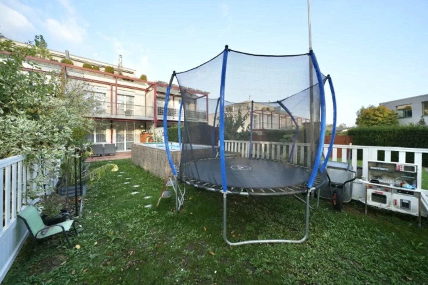 GRANDE CASA A SCHIERA CON UNA VISTA DA SOGNO SULLE ROVINE DEL CASTELLO - Foto 2 di 9