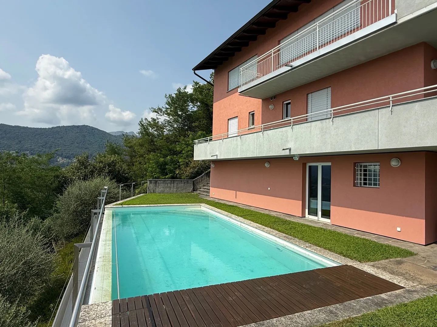 Villa exclusive avec vue imprenable sur le lac de Lugano - Photo 1 sur 8