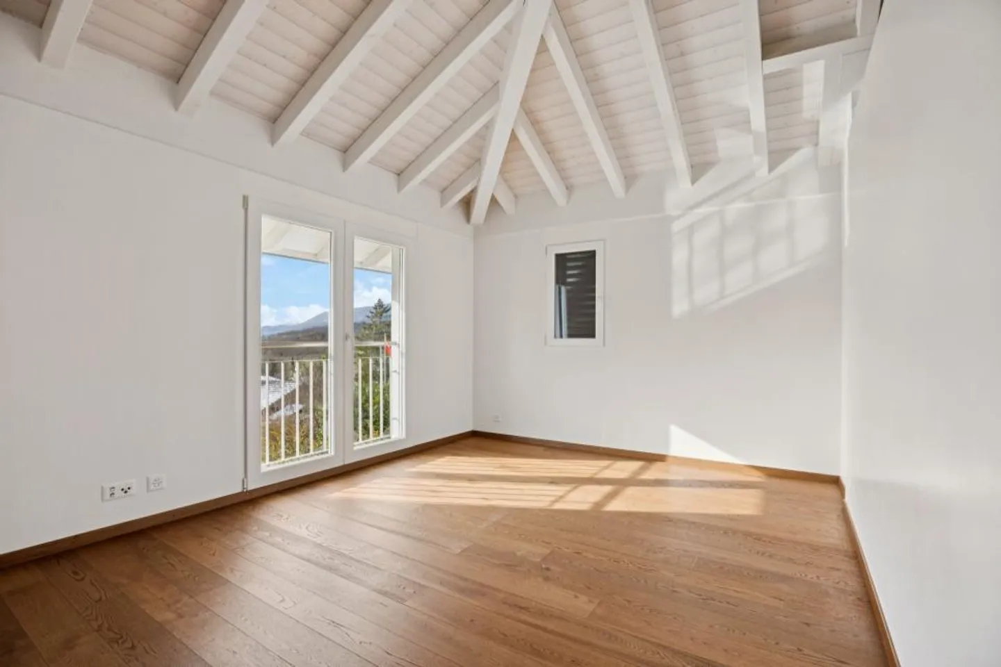 Schönes Anwesen auf einem wunderschönen Grundstück mit Pool - Foto 5 von 10