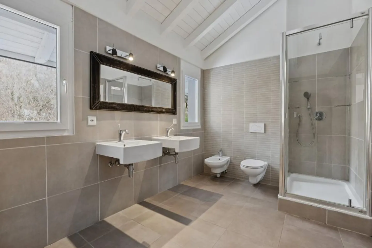 Schönes Anwesen auf einem wunderschönen Grundstück mit Pool - Foto 6 von 10