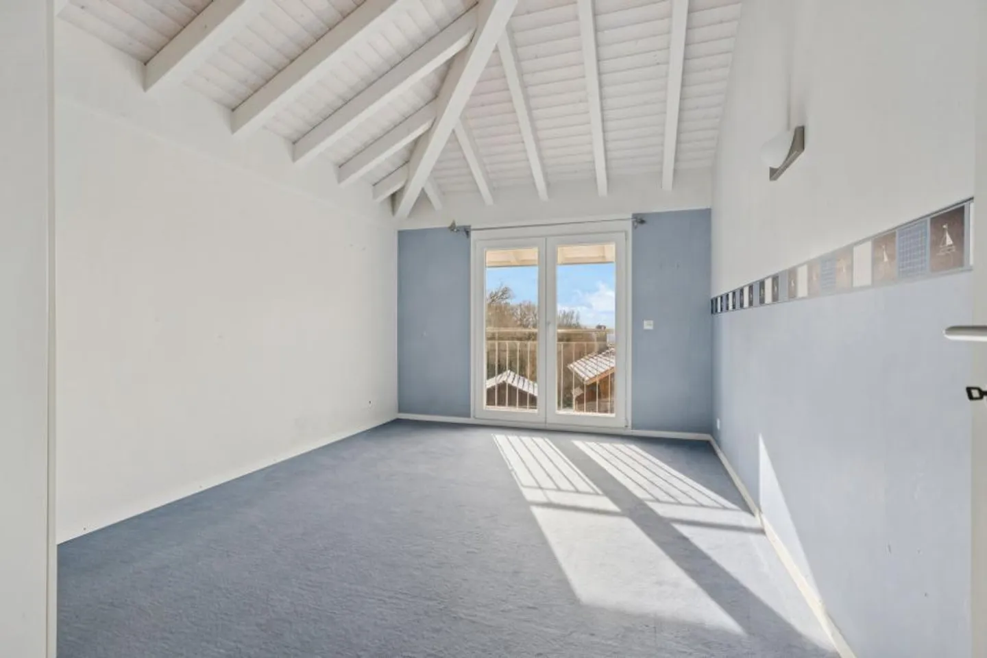 Schönes Anwesen auf einem wunderschönen Grundstück mit Pool - Foto 8 von 10