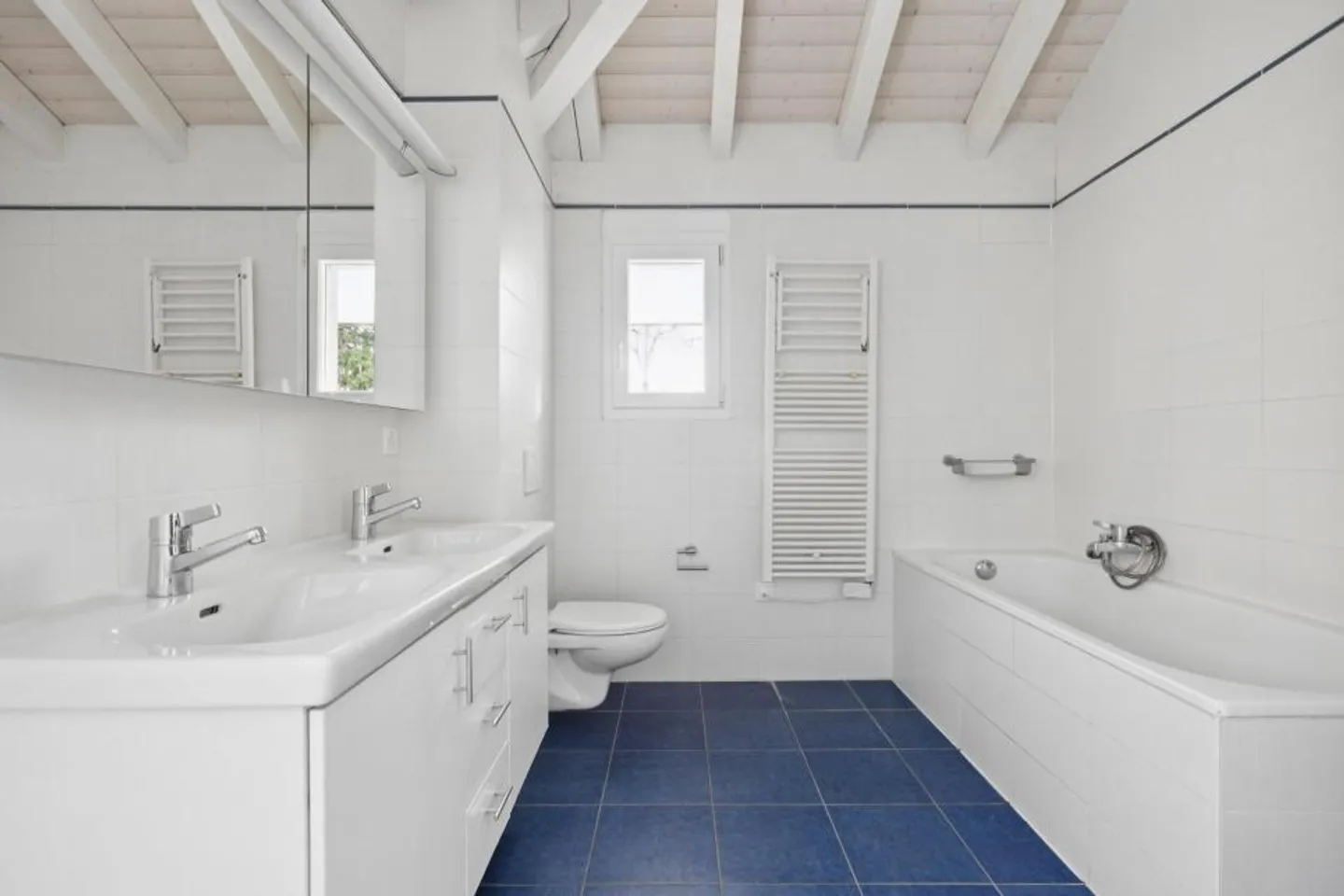 Schönes Anwesen auf einem wunderschönen Grundstück mit Pool - Foto 9 von 10