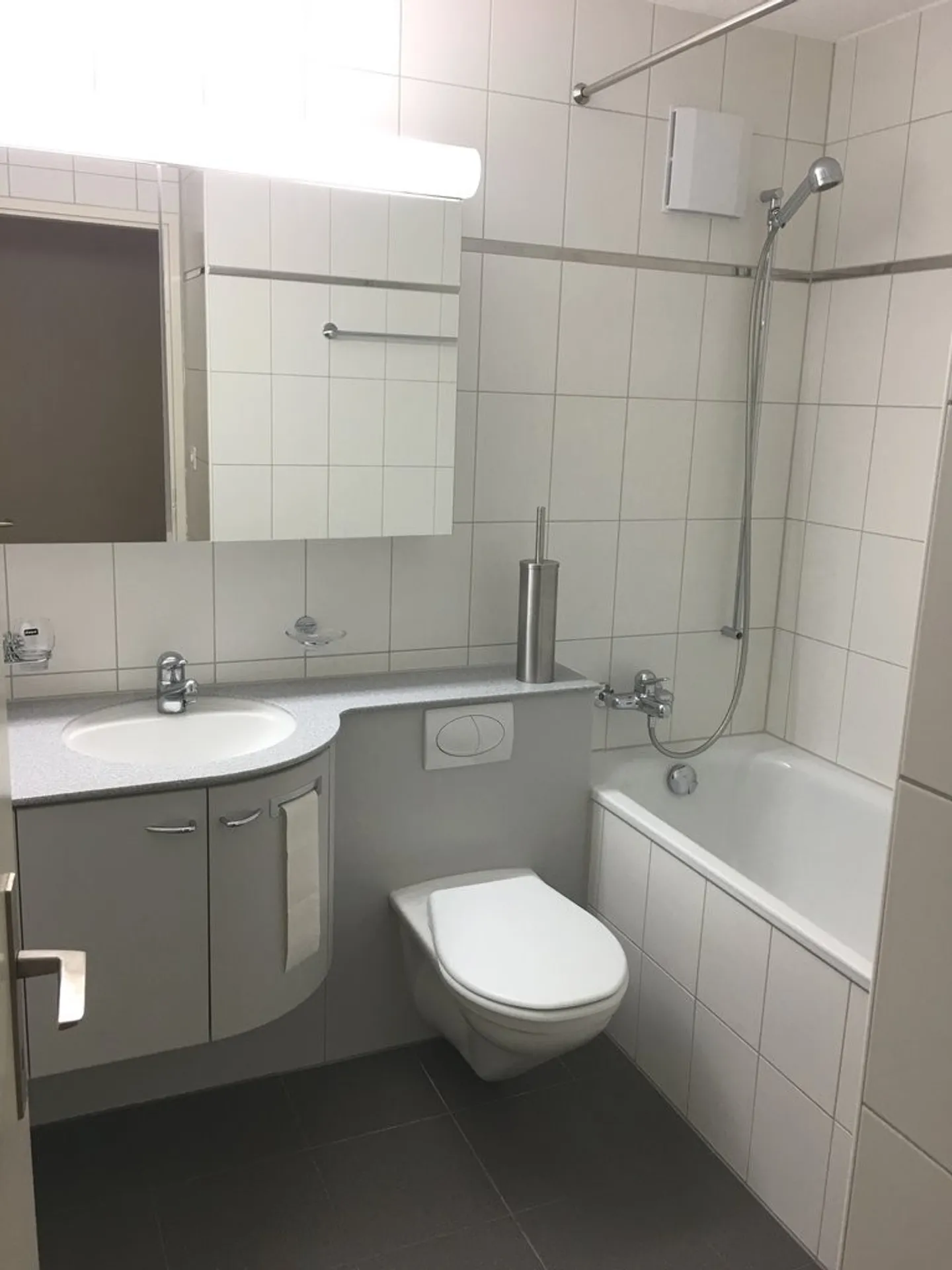 Ici attend votre nouveau chez-vous - Photo 3 sur 9