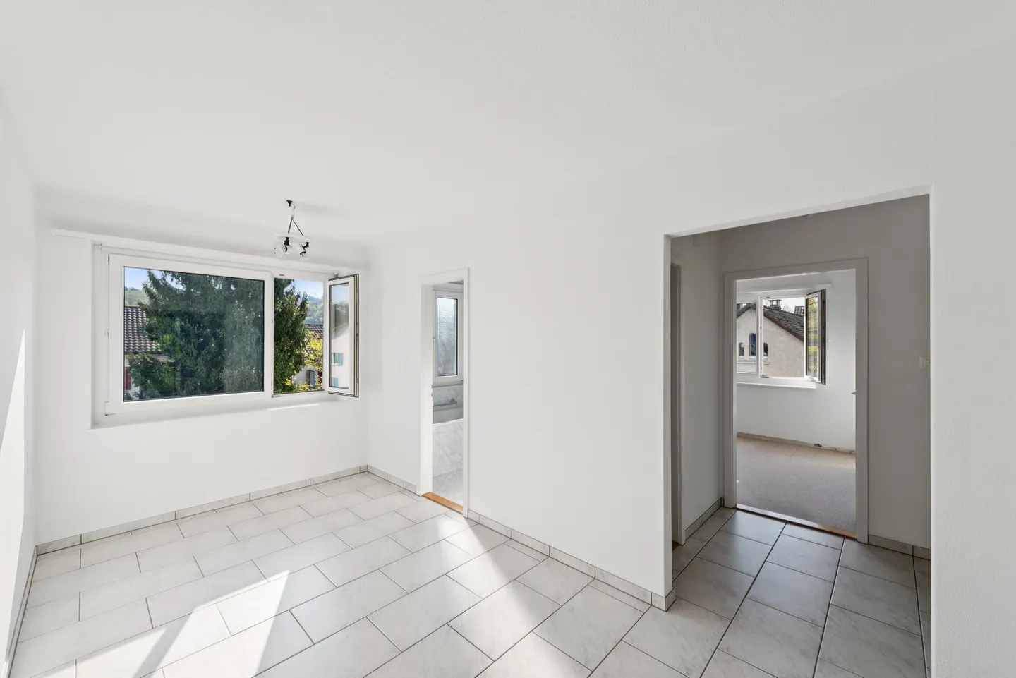 Appartamento Incantevole con Balcone - Foto 5 di 9