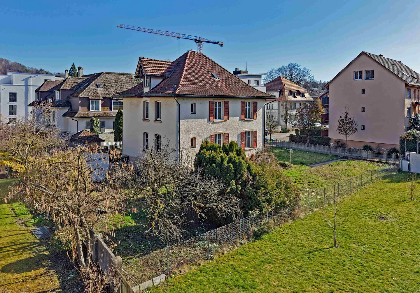 The historic house with a huge garden in an ideal location, so large that two apartments are possible - Photo 6 of 23