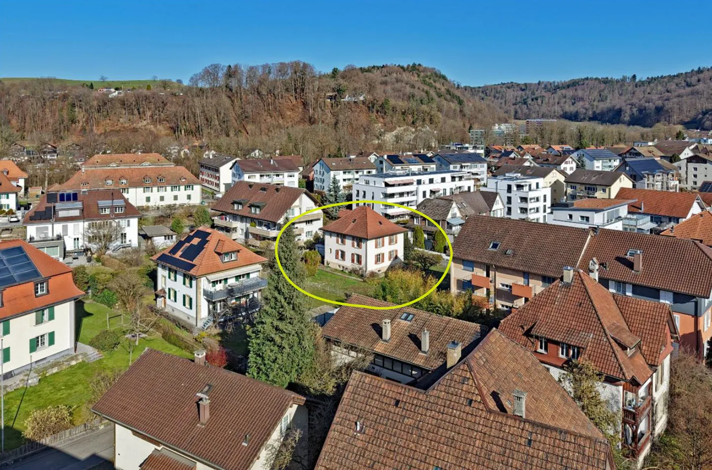 The historic house with a huge garden in an ideal location, so large that two apartments are possible - Photo 7 of 23