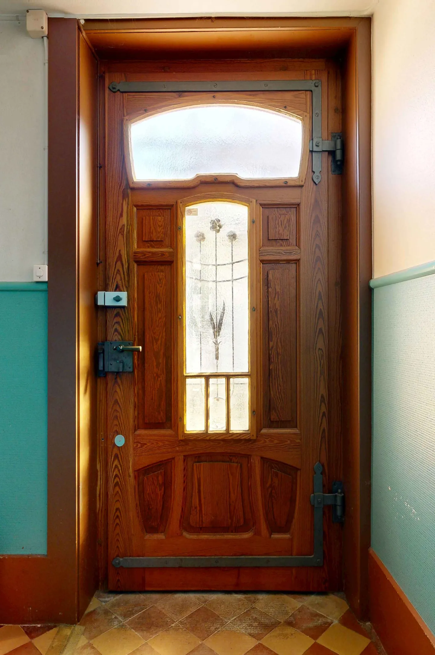 The historic house with a huge garden in an ideal location, so large that two apartments are possible - Photo 12 of 23