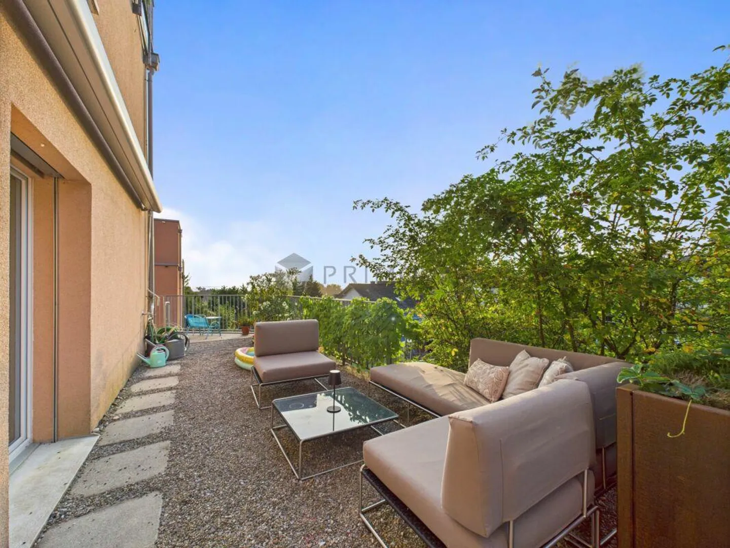 Il design incontra lo spazio - oltre 200 m² di vita familiare su 4 livelli - Foto 3 di 16