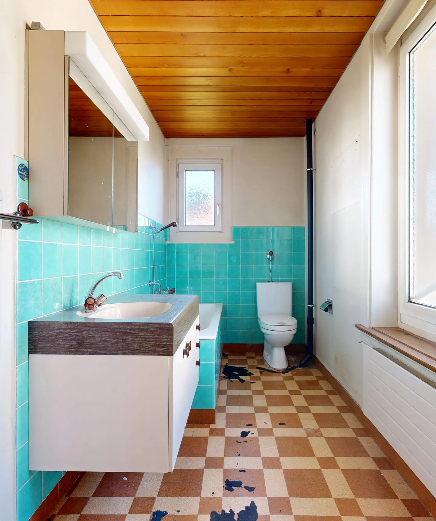 The historic house with a huge garden in an ideal location, so large that two apartments are possible - Photo 18 of 23