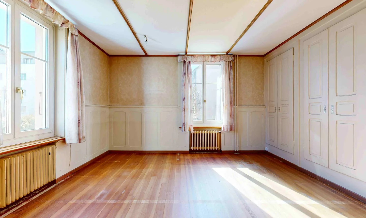 The historic house with a huge garden in an ideal location, so large that two apartments are possible - Photo 20 of 23