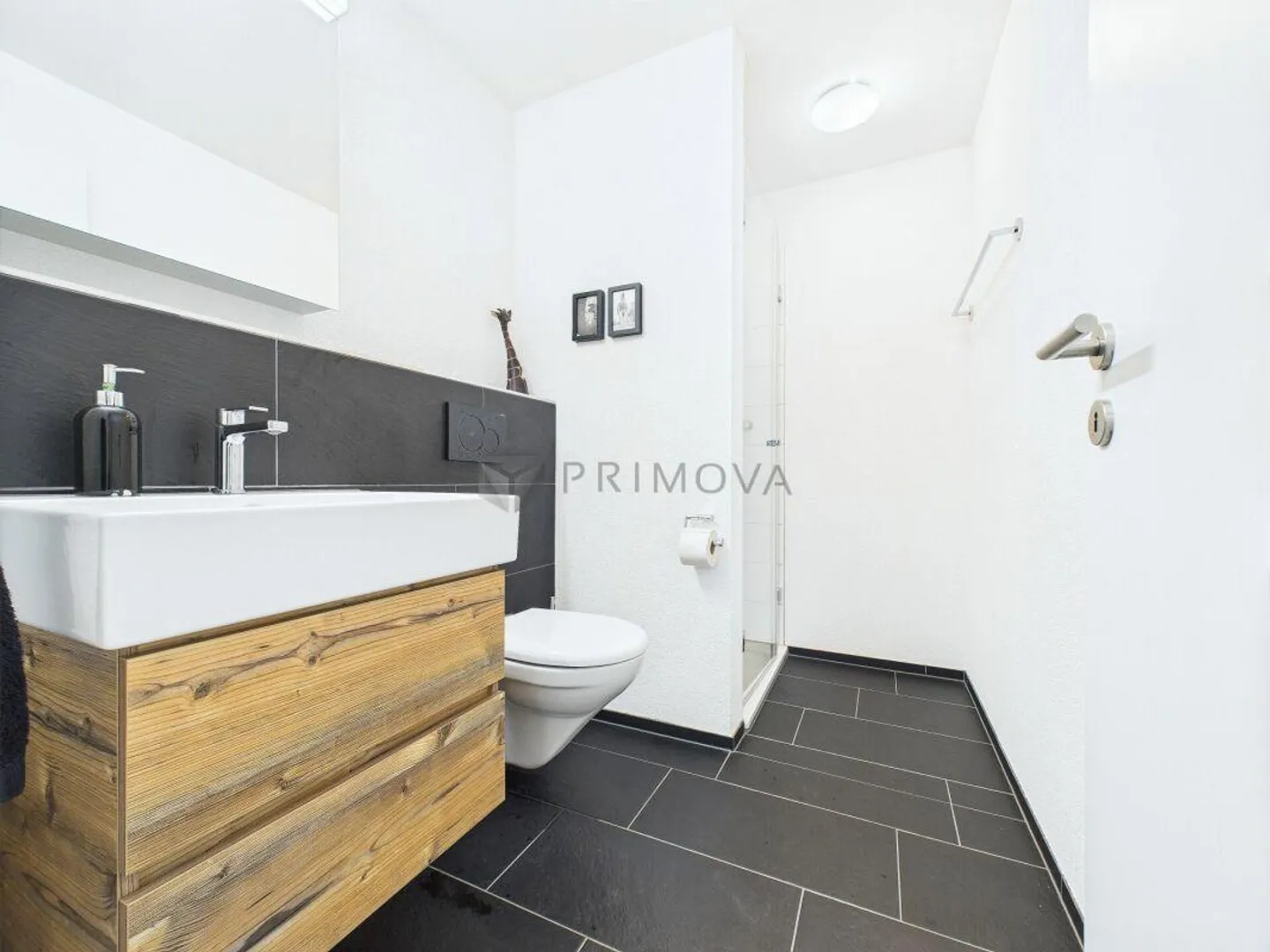 Il design incontra lo spazio - oltre 200 m² di vita familiare su 4 livelli - Foto 12 di 16