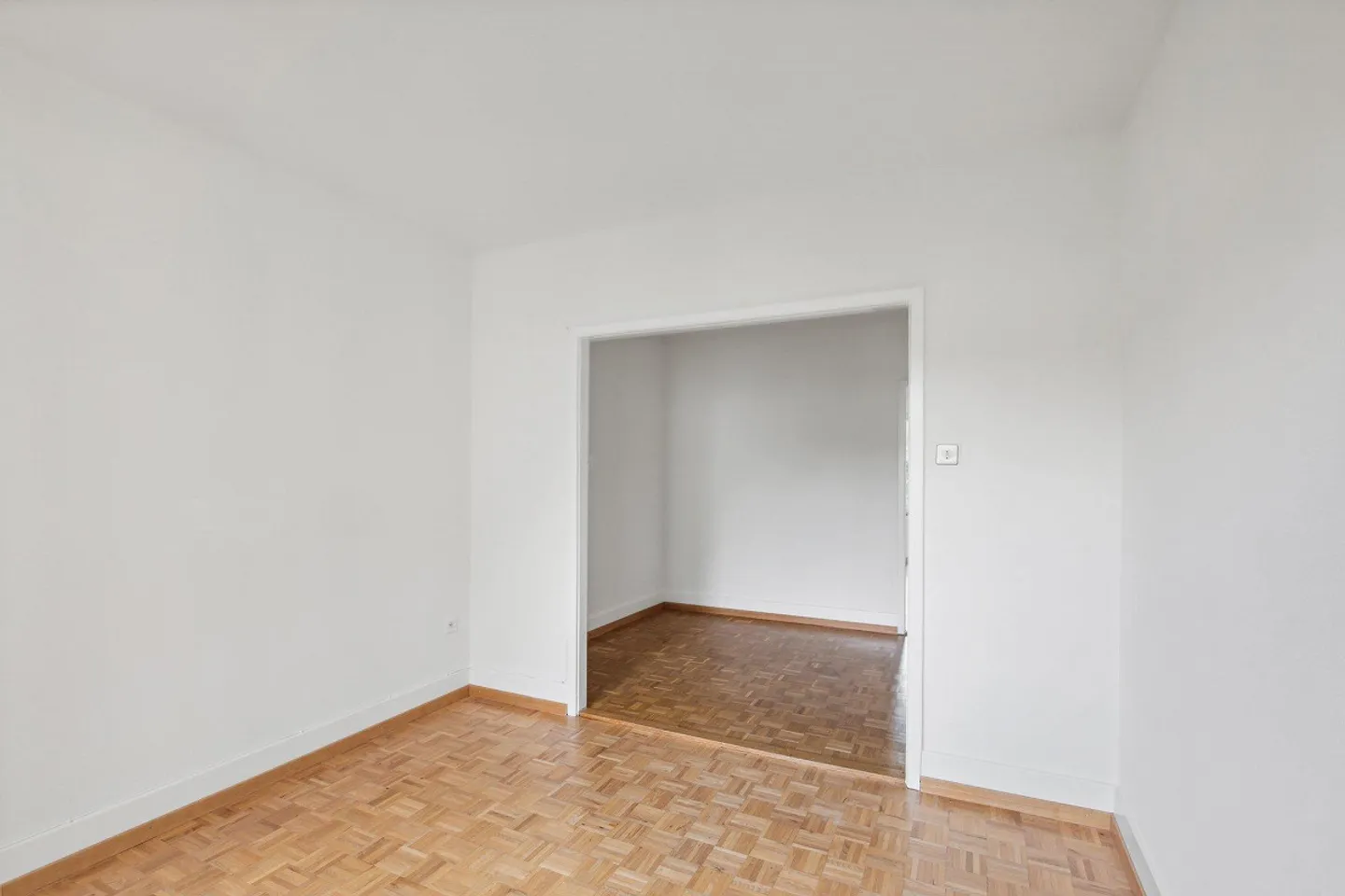 2.5-room apartment in the center of Neuchâtel - No deposit required! - Photo 3 of 8