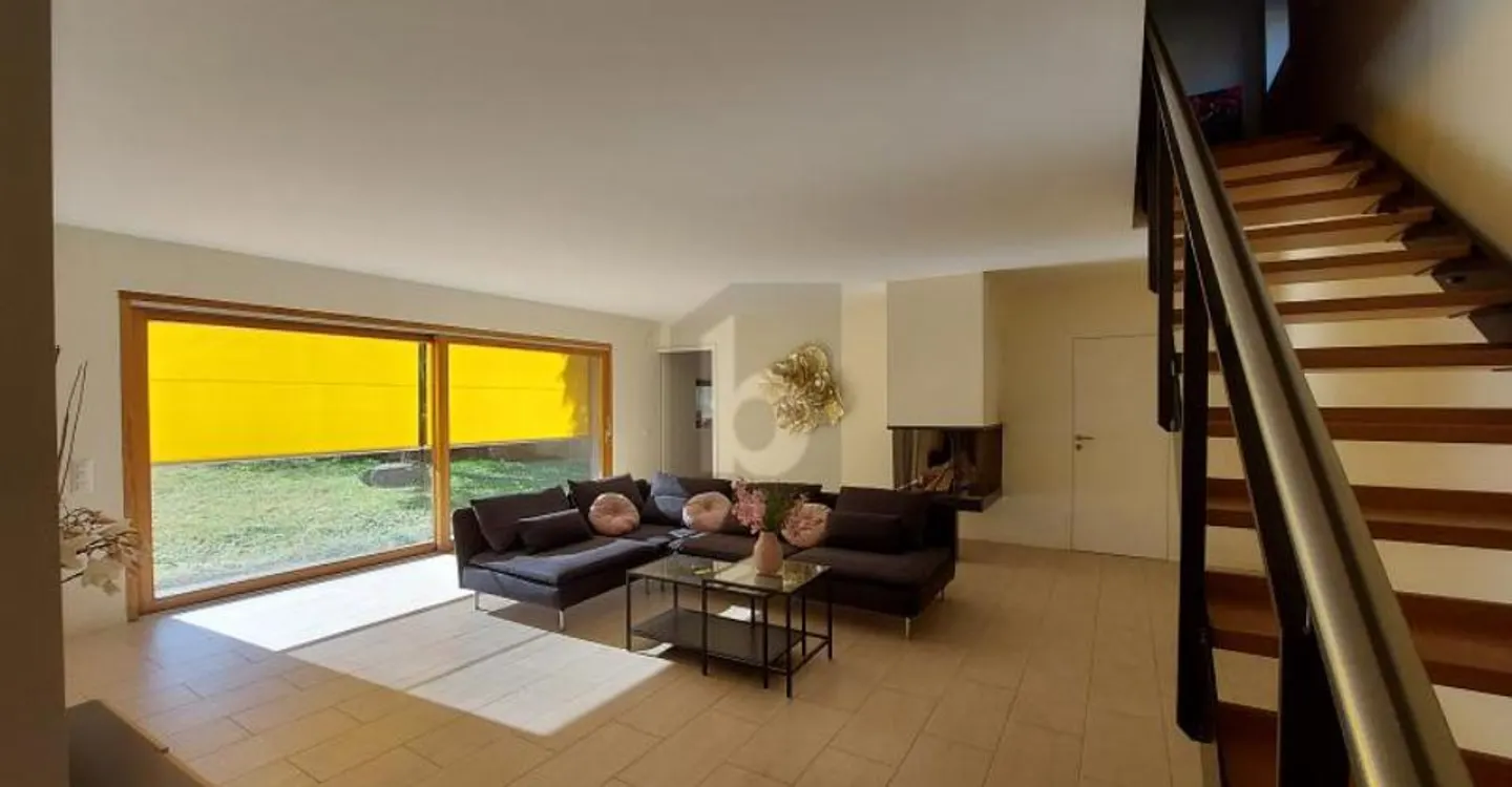 Modern Villa with Stunning Views - Photo 3 of 6