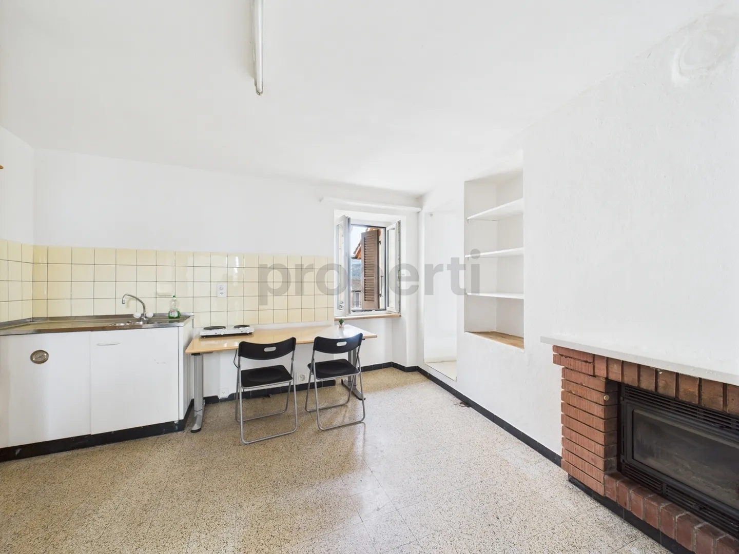 8-room house with authentic charm in the historic village of Novaggio with panoramic views and lake view - Photo 5 of 13