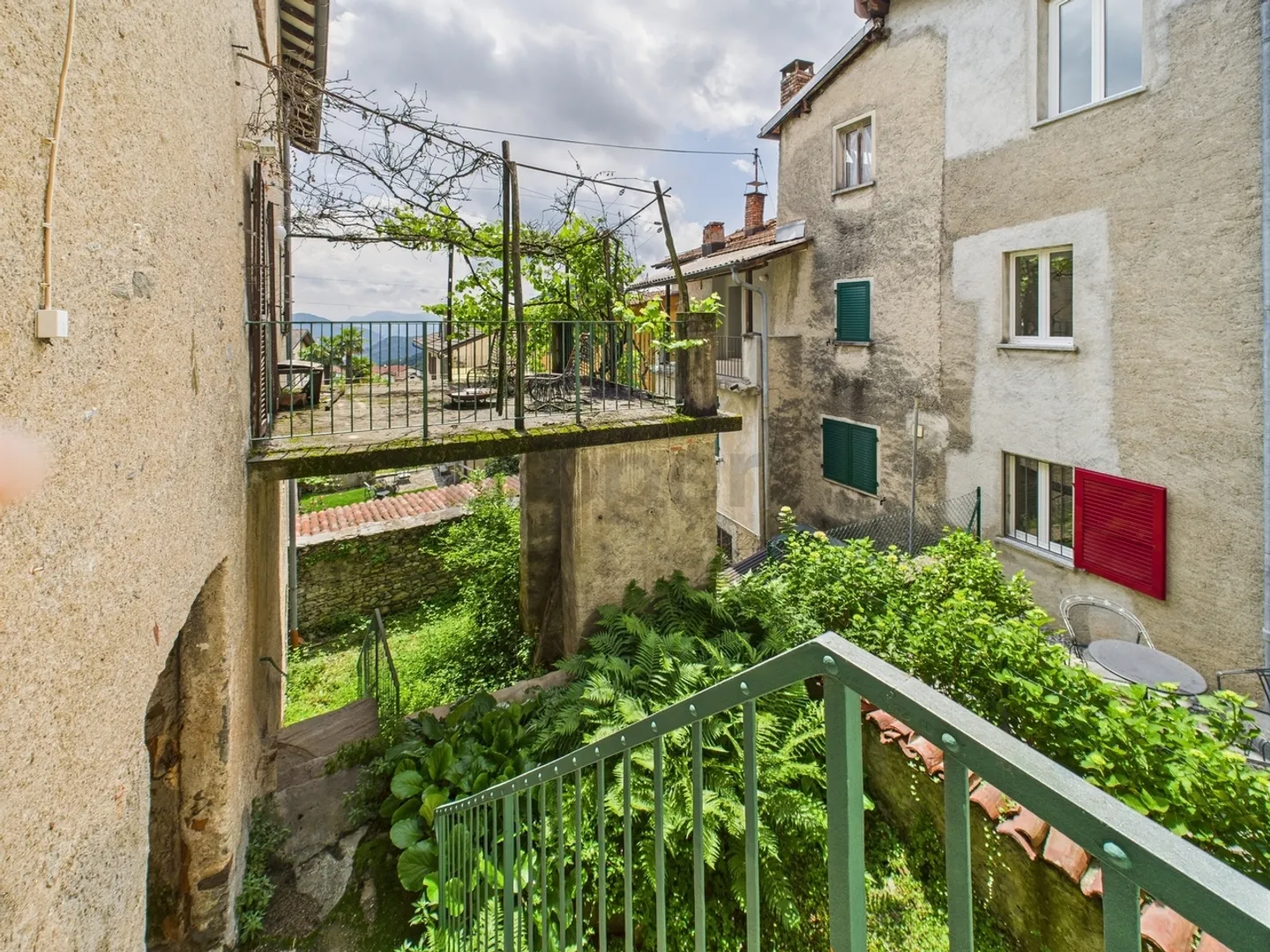 8-room house with authentic charm in the historic village of Novaggio with panoramic views and lake view - Photo 12 of 13