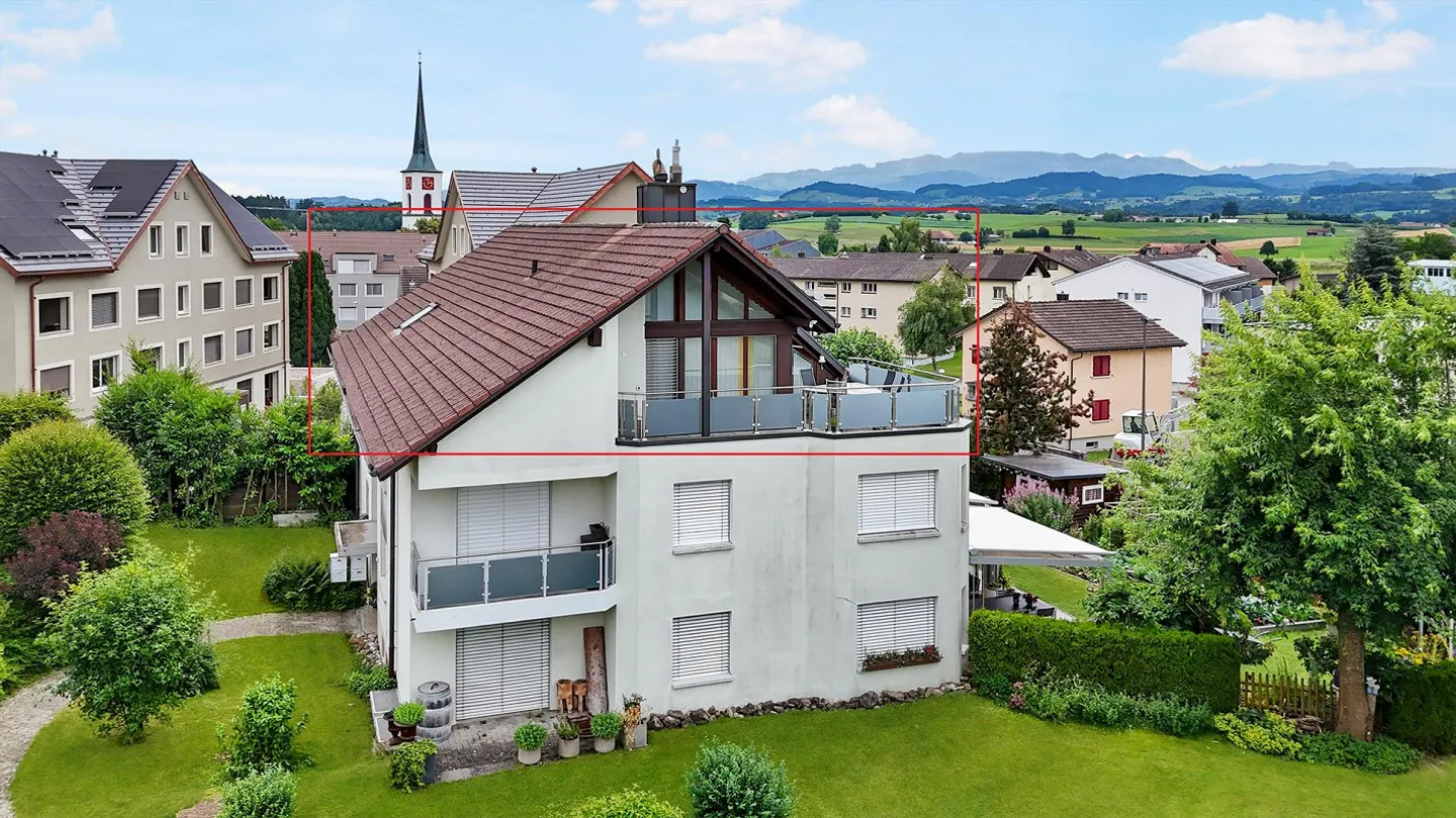 Ampio e luminoso attico con posto auto sotterraneo - Foto 11 di 13