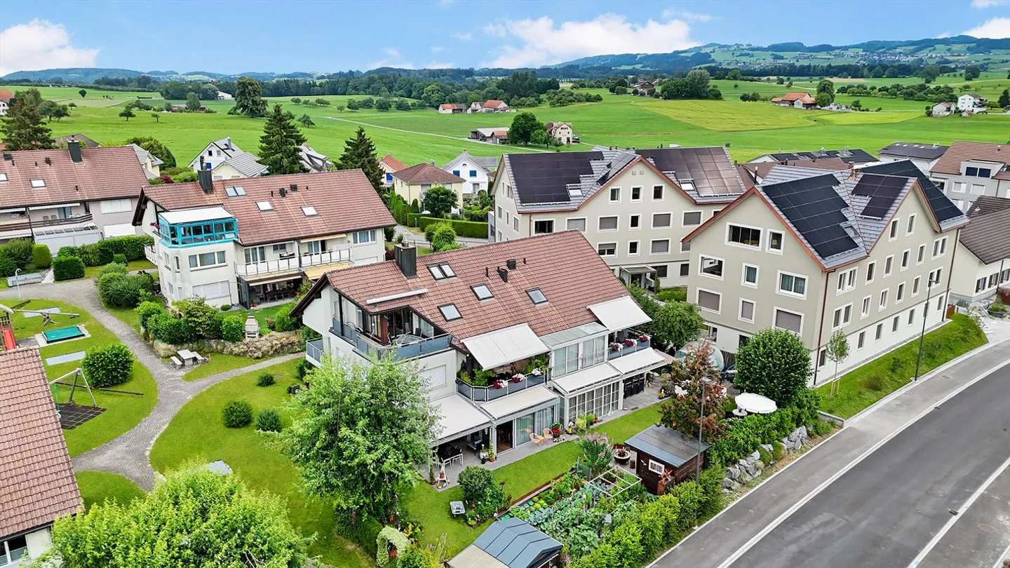 Ampio e luminoso attico con posto auto sotterraneo - Foto 12 di 13