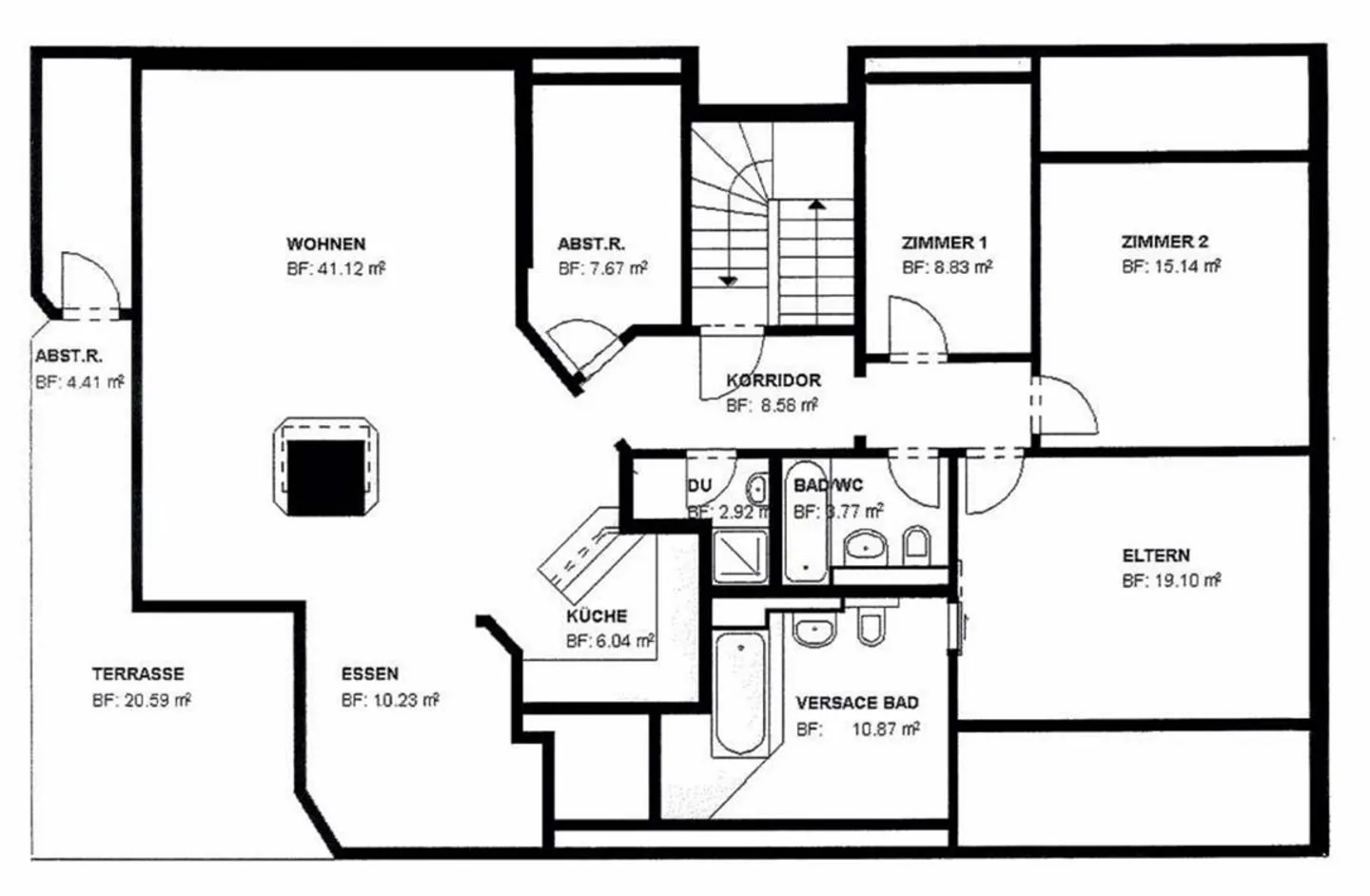 Ampio e luminoso attico con posto auto sotterraneo - Foto 13 di 13