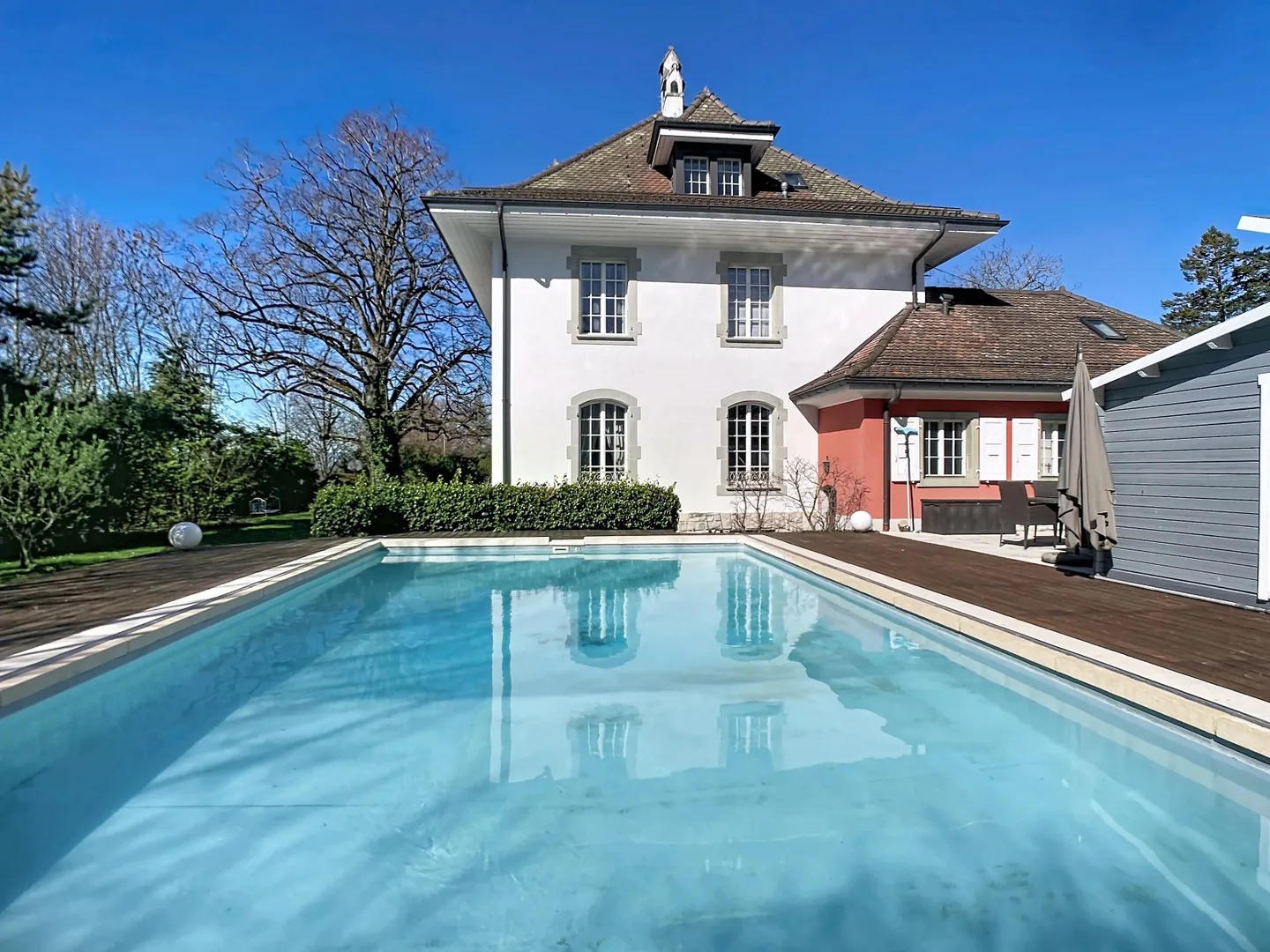 Prestigious villa with swimming pool - Photo 6 of 6