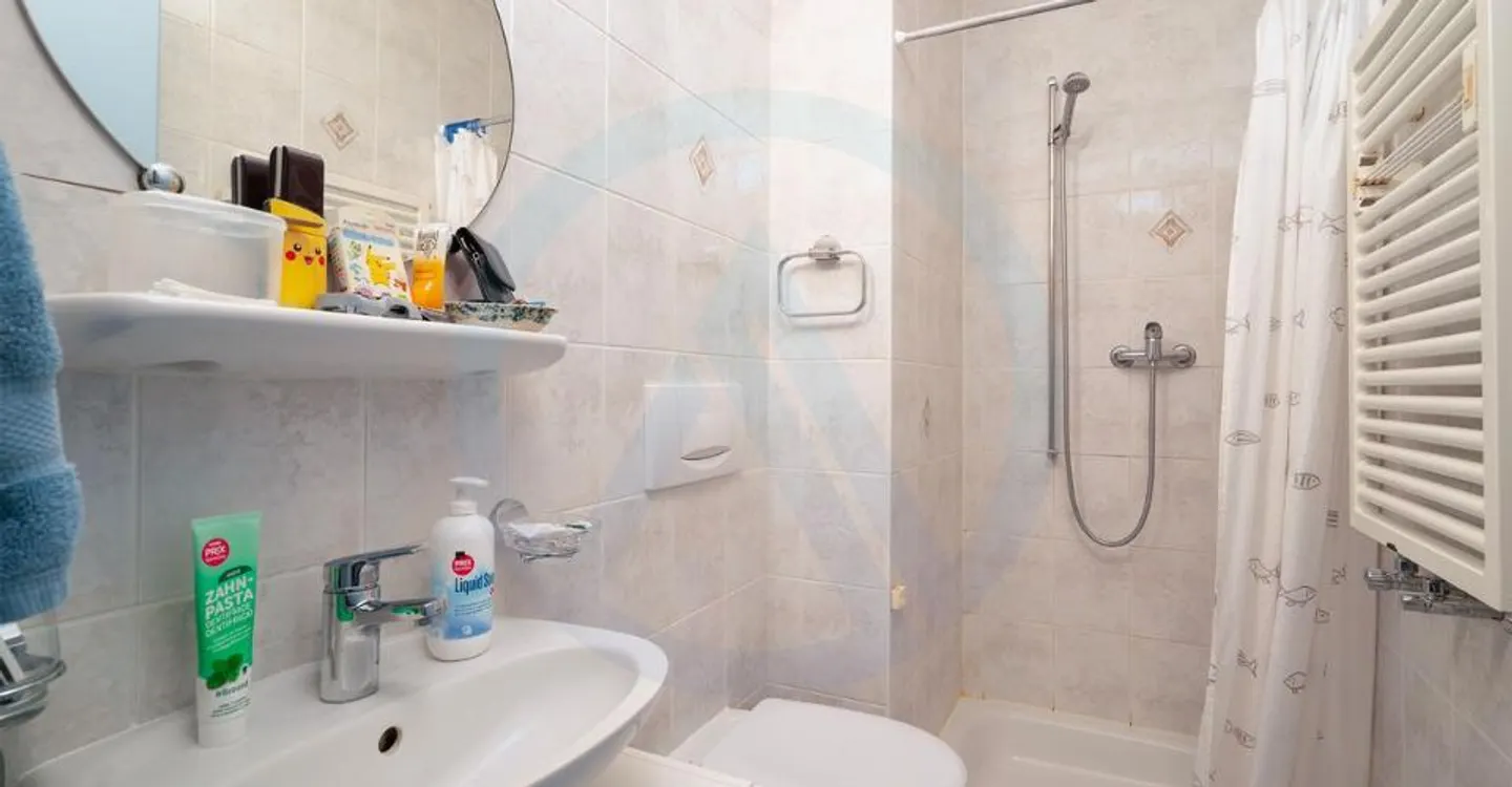 Spacious well-maintained 5.5-room house with garden two minutes from Aubonne - Photo 10 of 11