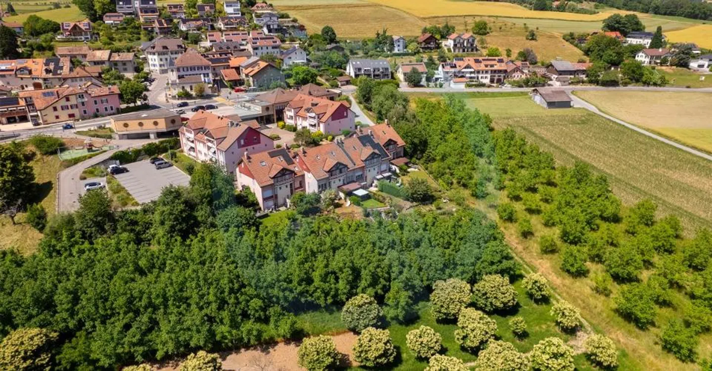 Spacious well-maintained 5.5-room house with garden two minutes from Aubonne - Photo 11 of 11