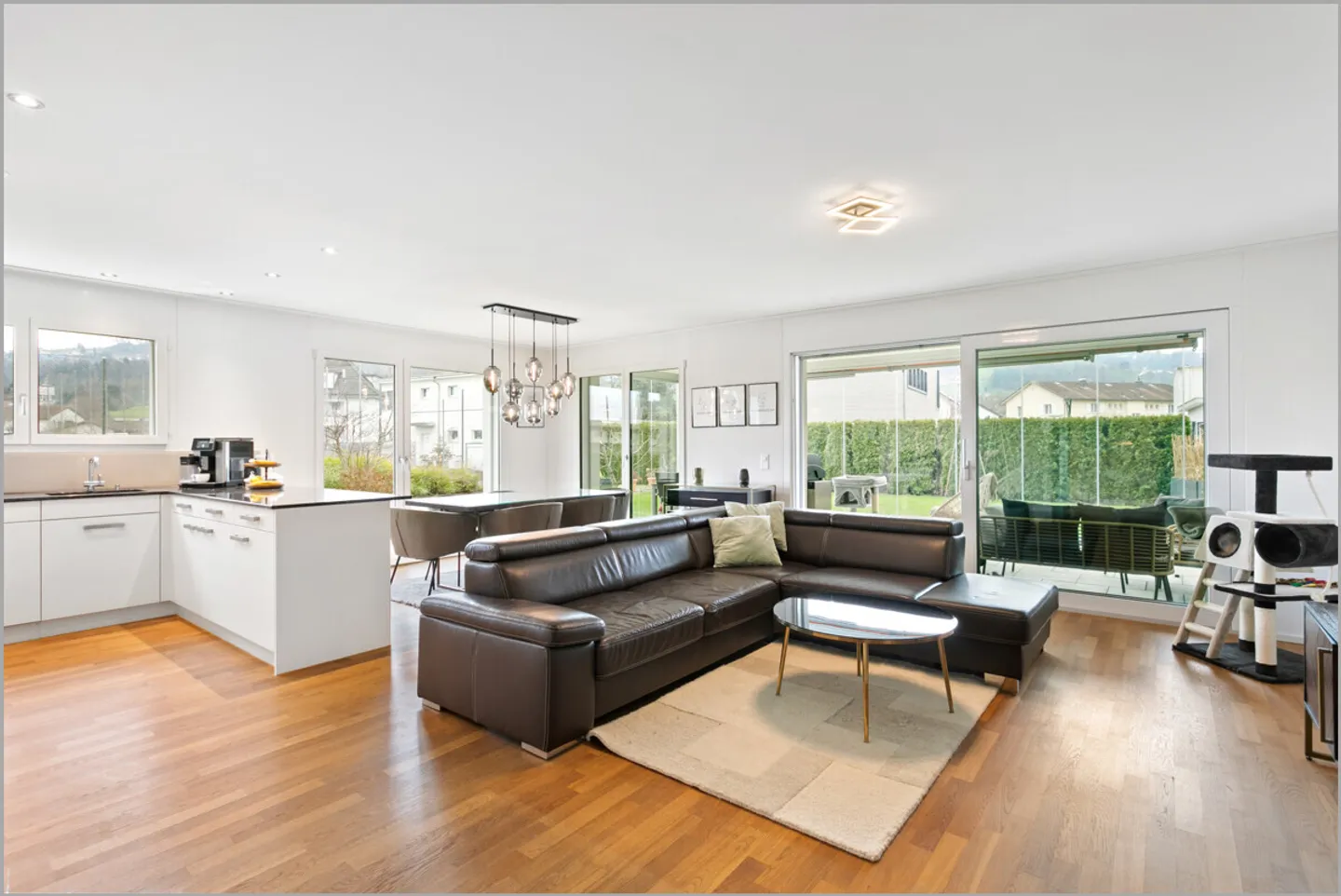 Ground floor apartment with garden idyll! - Photo 4 of 13