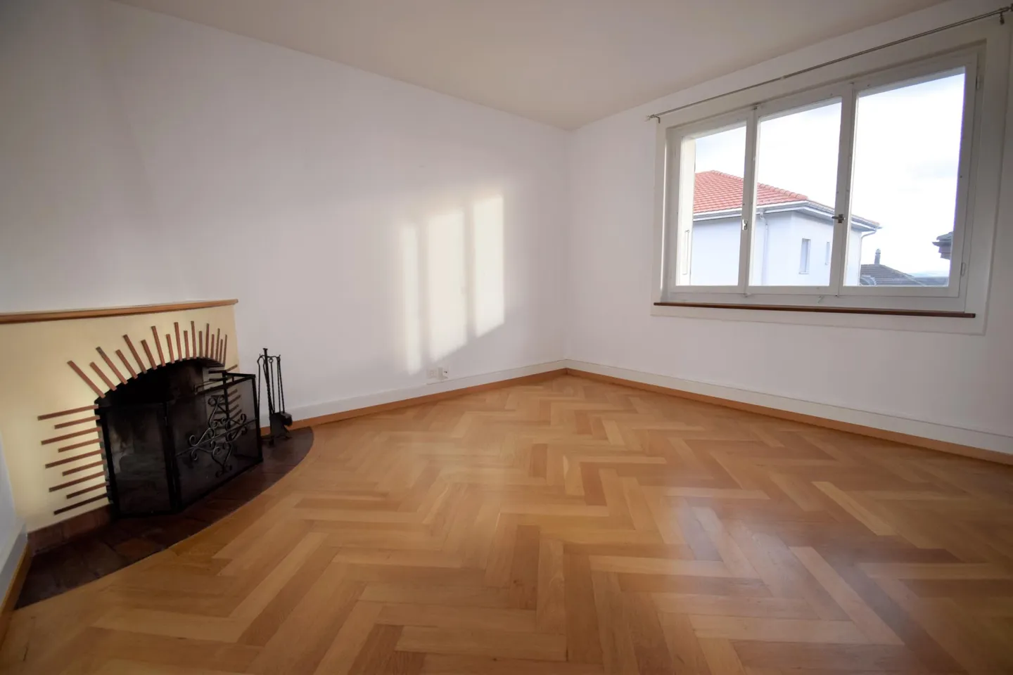 Very large and bright 3.5 rooms with large balcony - Photo 3 of 9