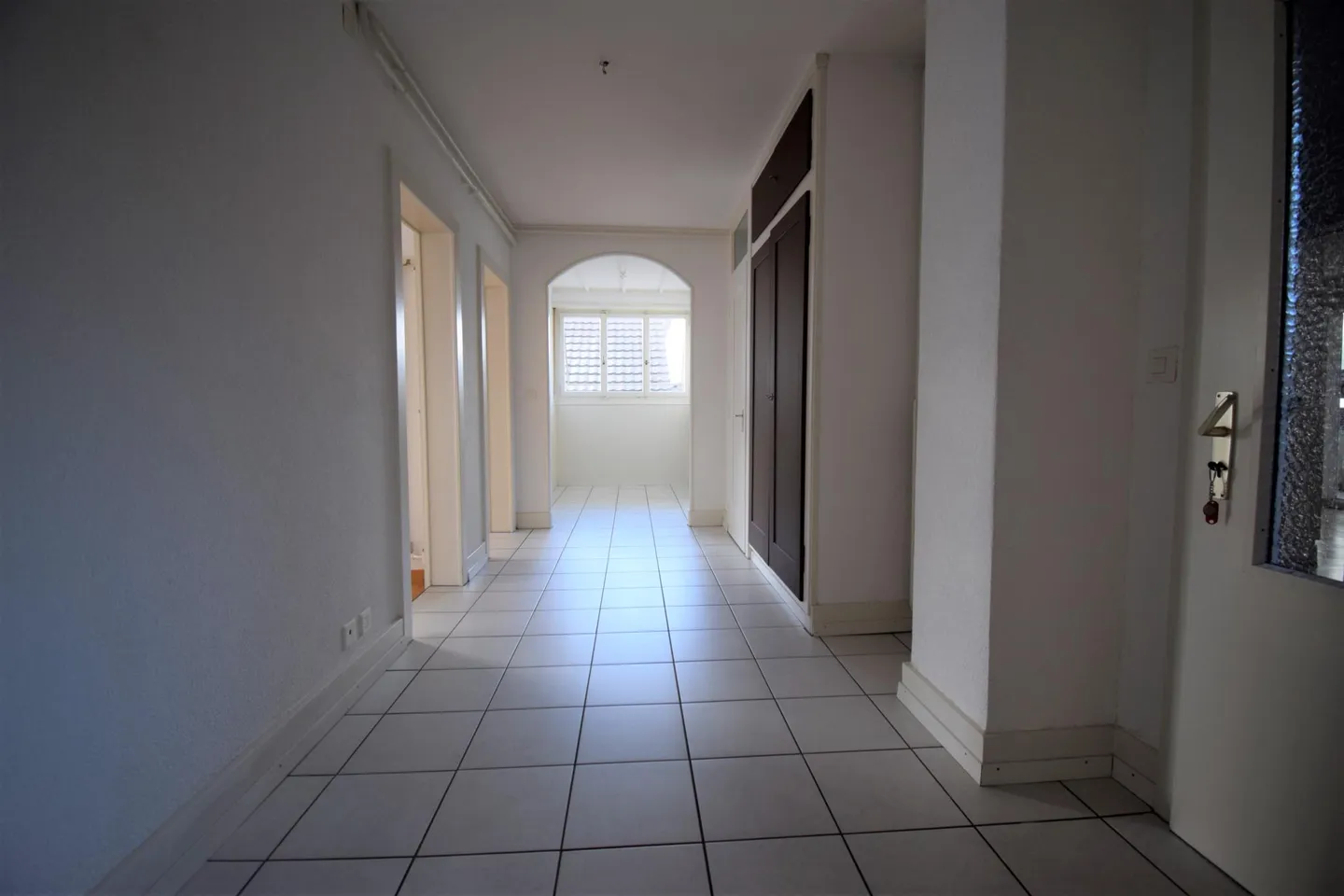 Very large and bright 3.5 rooms with large balcony - Photo 8 of 9