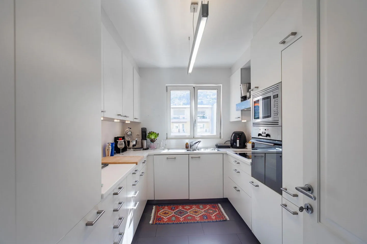 Lugano: geräumige 4,5-Zimmer-Wohnung mit freiem Blick - Foto 2 von 12