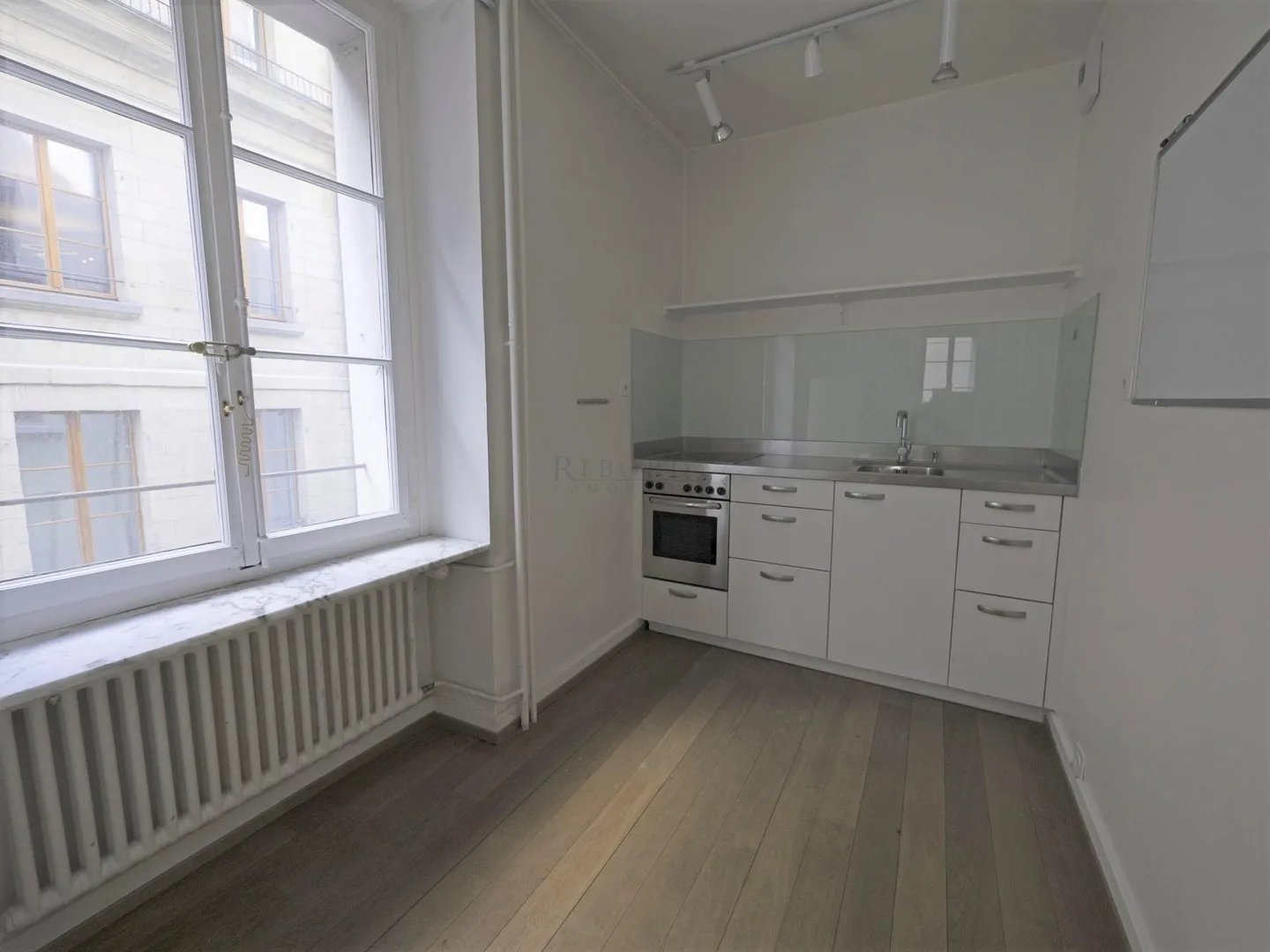 Im Herzen der Altstadt, schöne 37 m2 Wohnung mit Kamin, in einer Gesellschaft - Foto 2 von 3