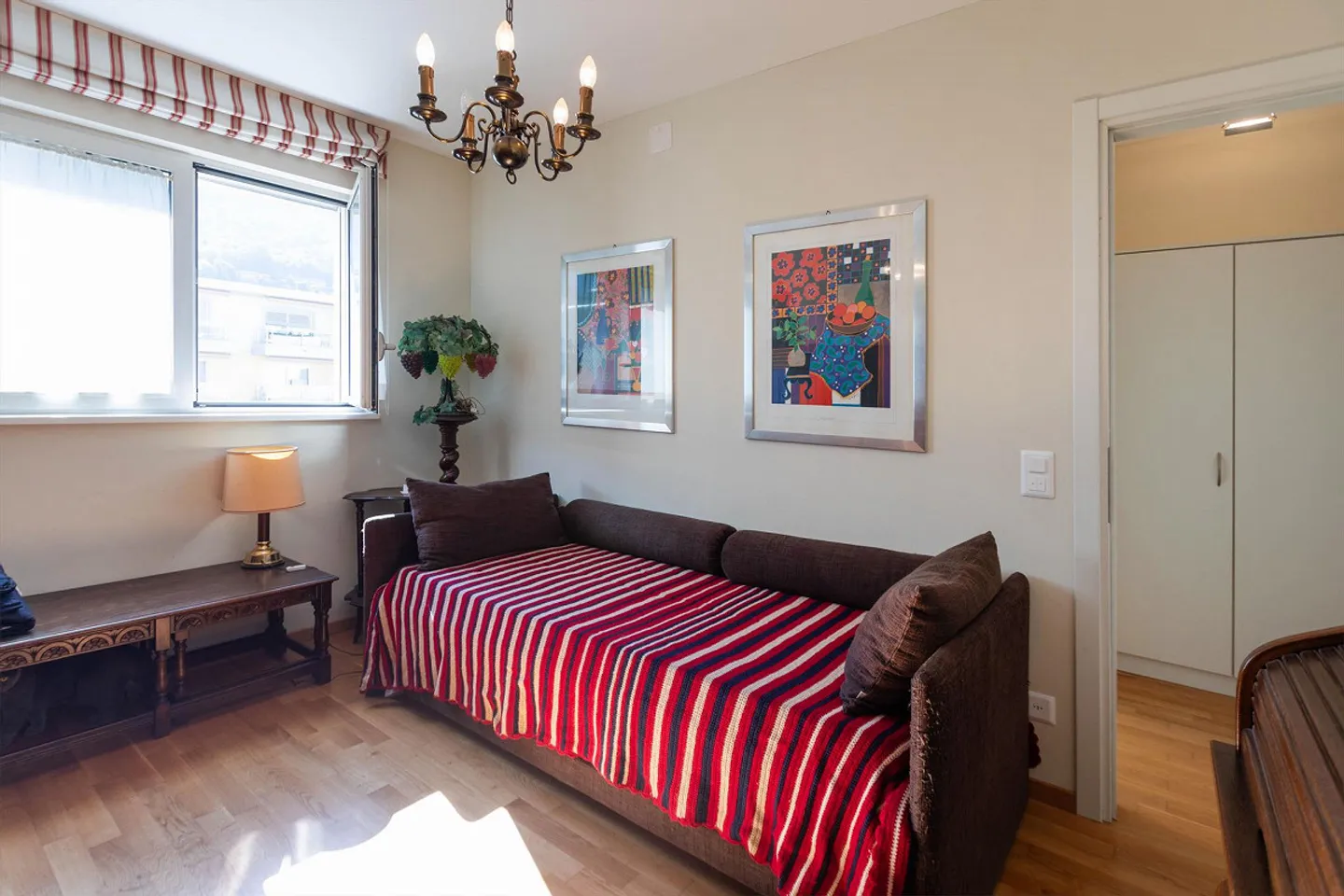 Lugano: geräumige 4,5-Zimmer-Wohnung mit freiem Blick - Foto 9 von 12