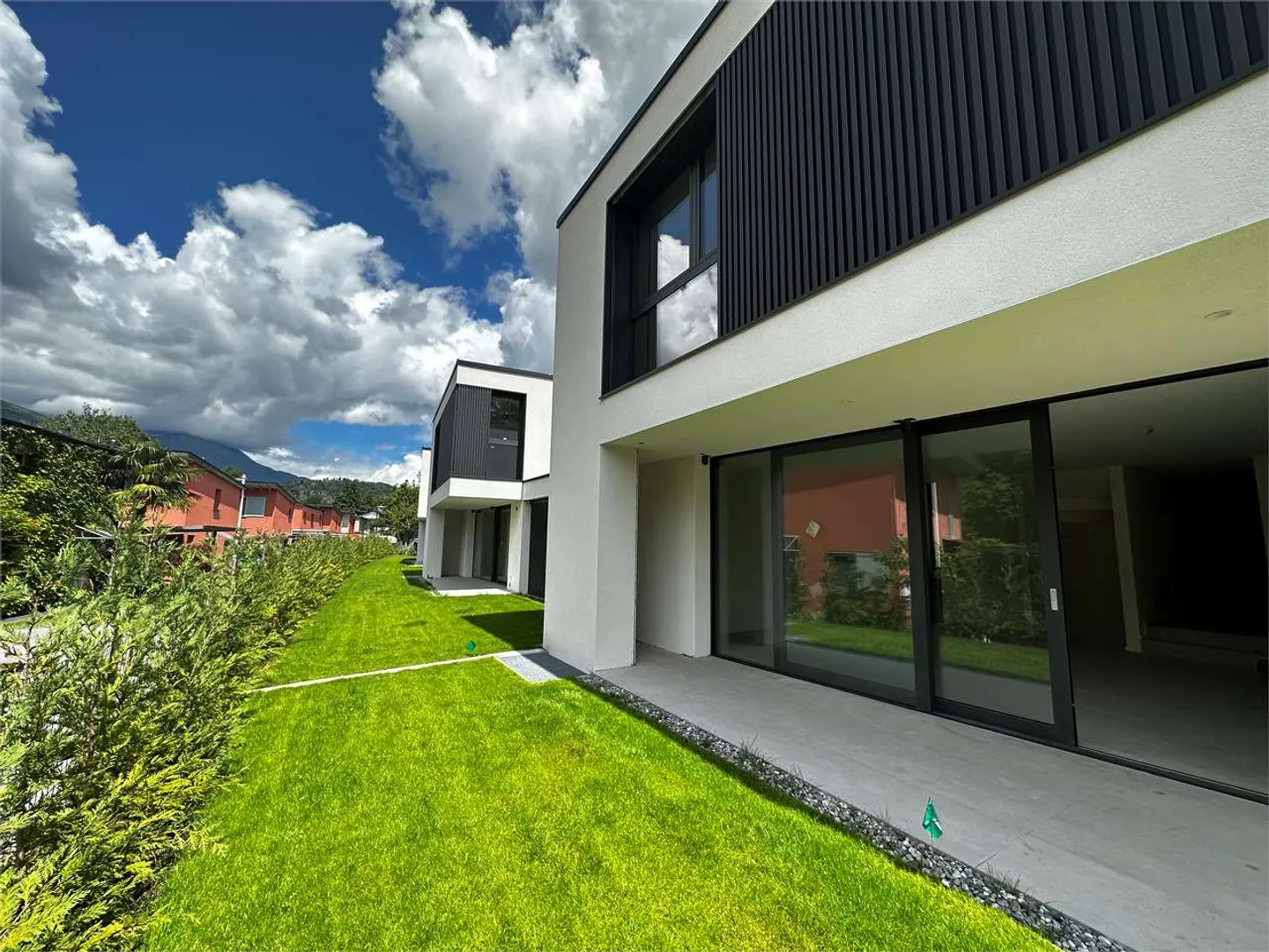 NOUVELLES VILLAS AVEC JARDIN DANS UN EMPLACEMENT EXCLUSIF - Photo 13 sur 20