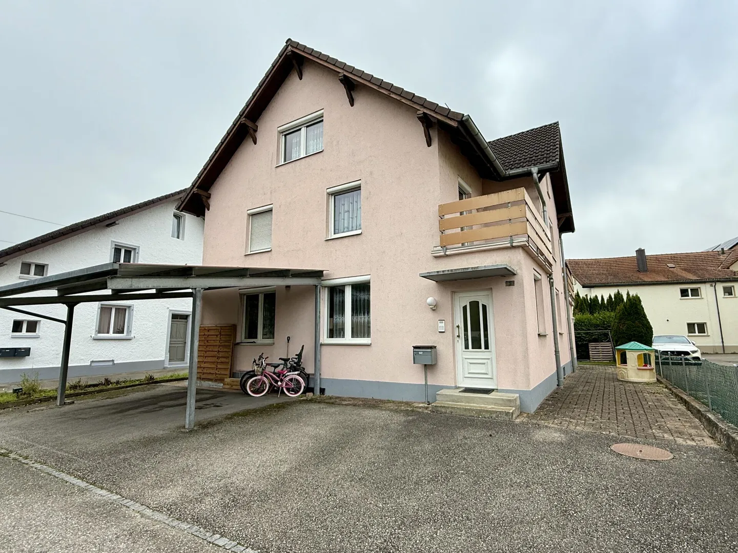 Charming house with terrace, balcony and garden! Perfect for families - Photo 1 of 15
