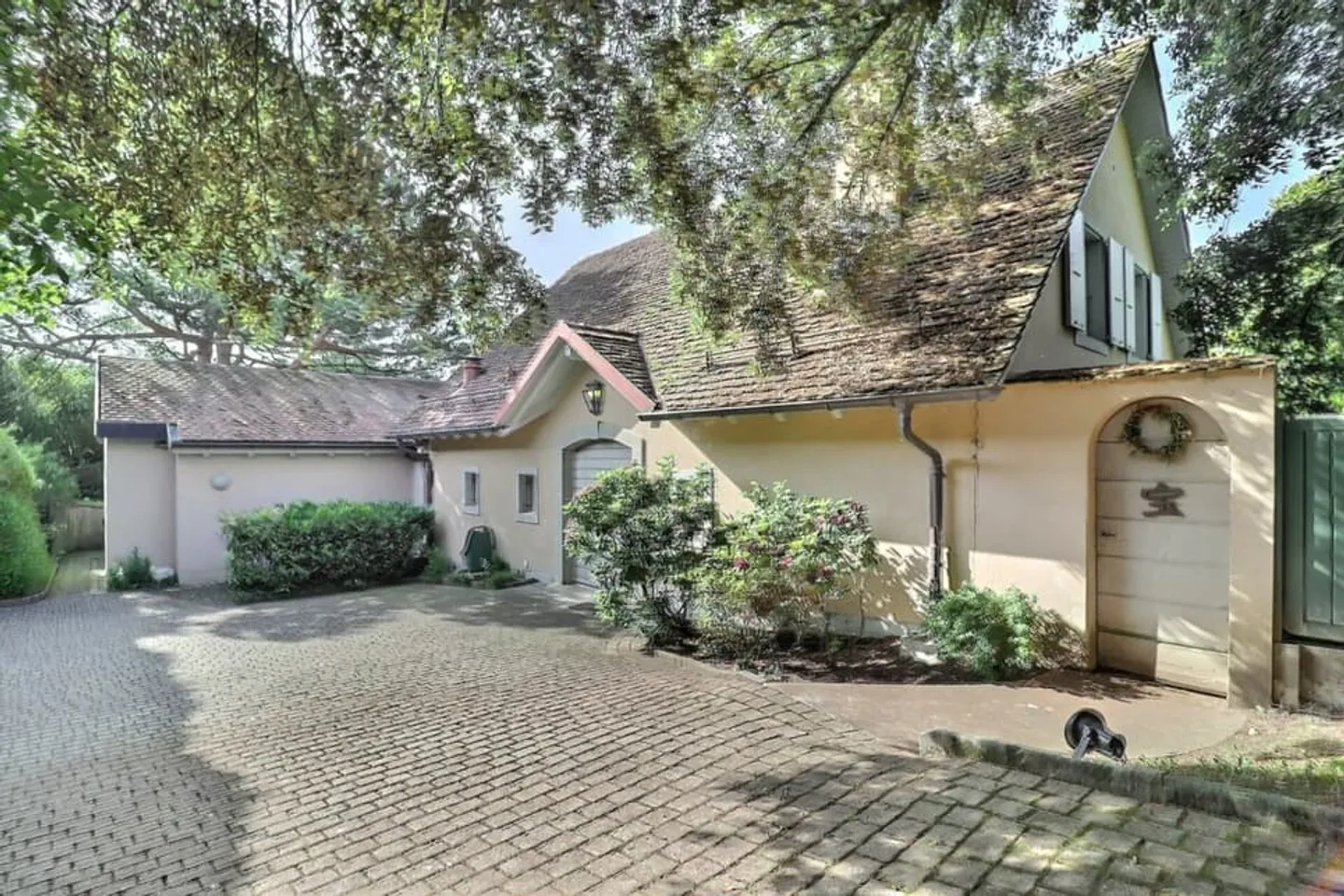 Geräumige Residenz mit Blick auf das Schloss - Foto 1 von 13