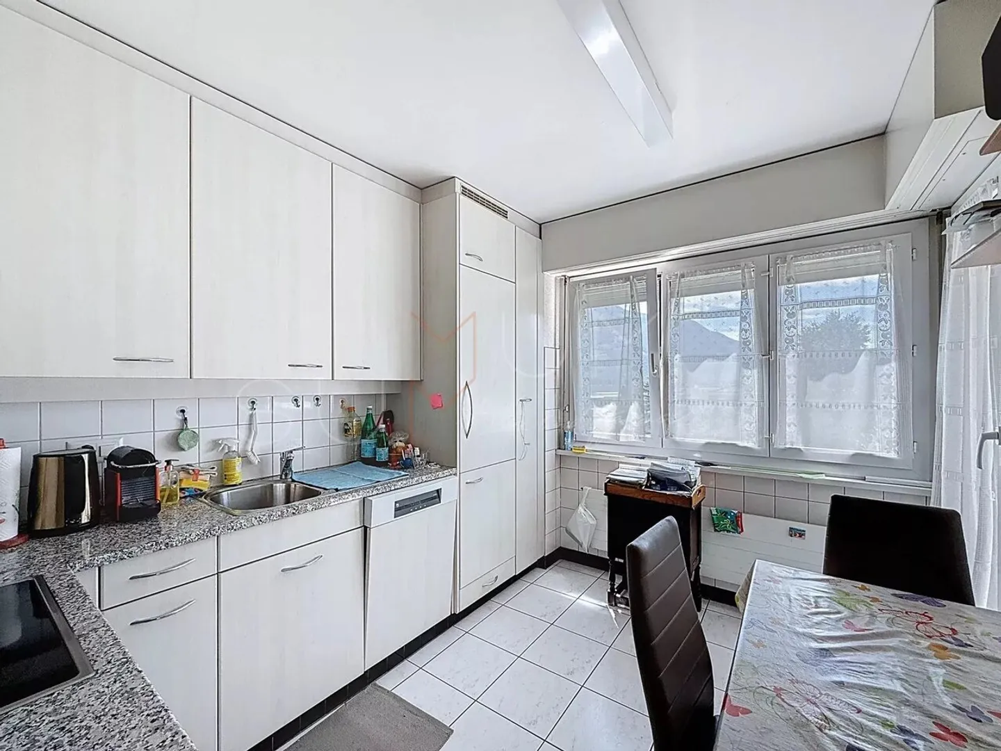 Helle 4,5-Zimmer-Wohnung mit Balkon in Sion - Foto 2 von 8