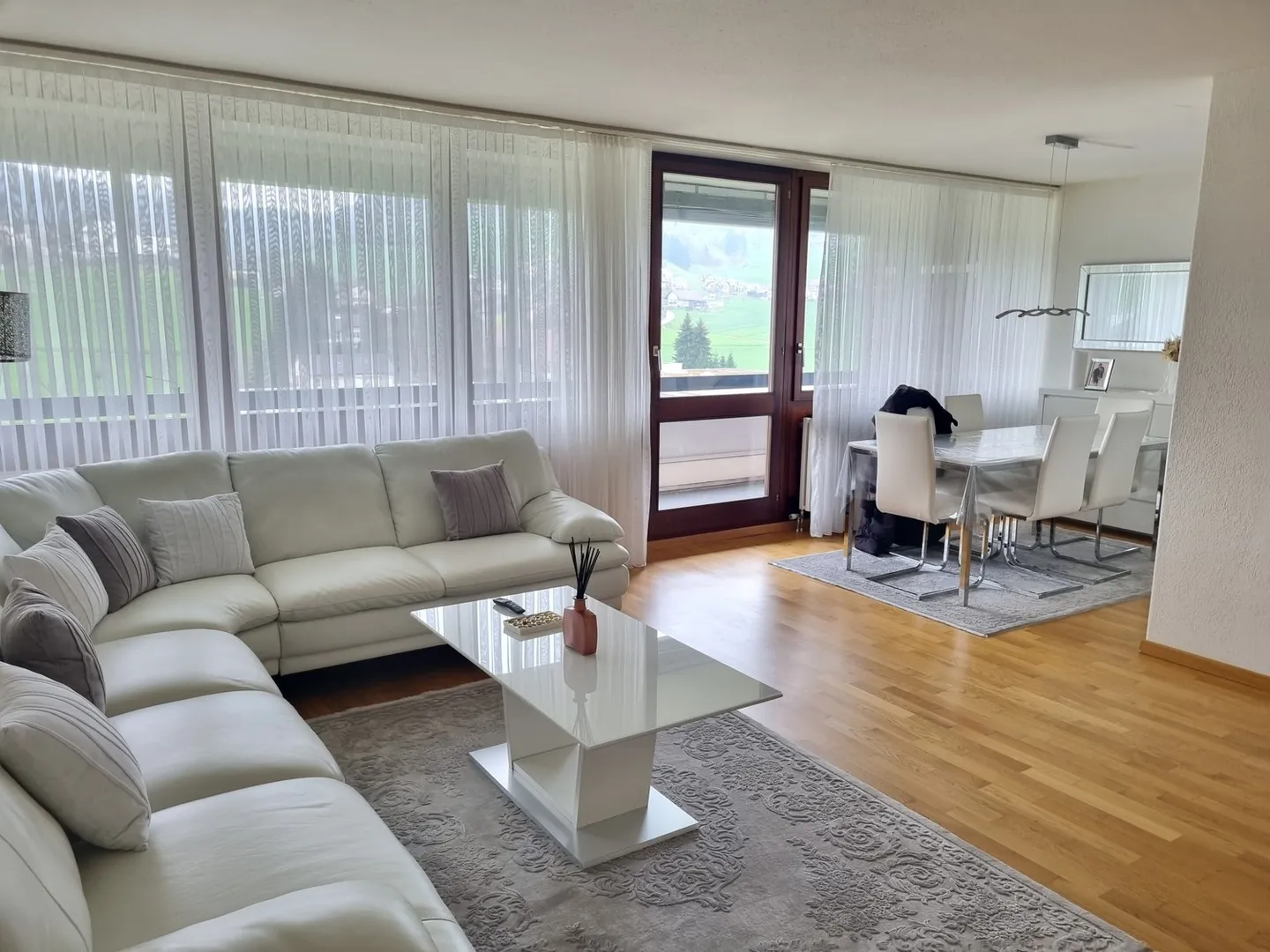 Grosse und Helle 4.5 Zimmerwohnung - Zentral und doch im Grünen - Foto 5 von 13