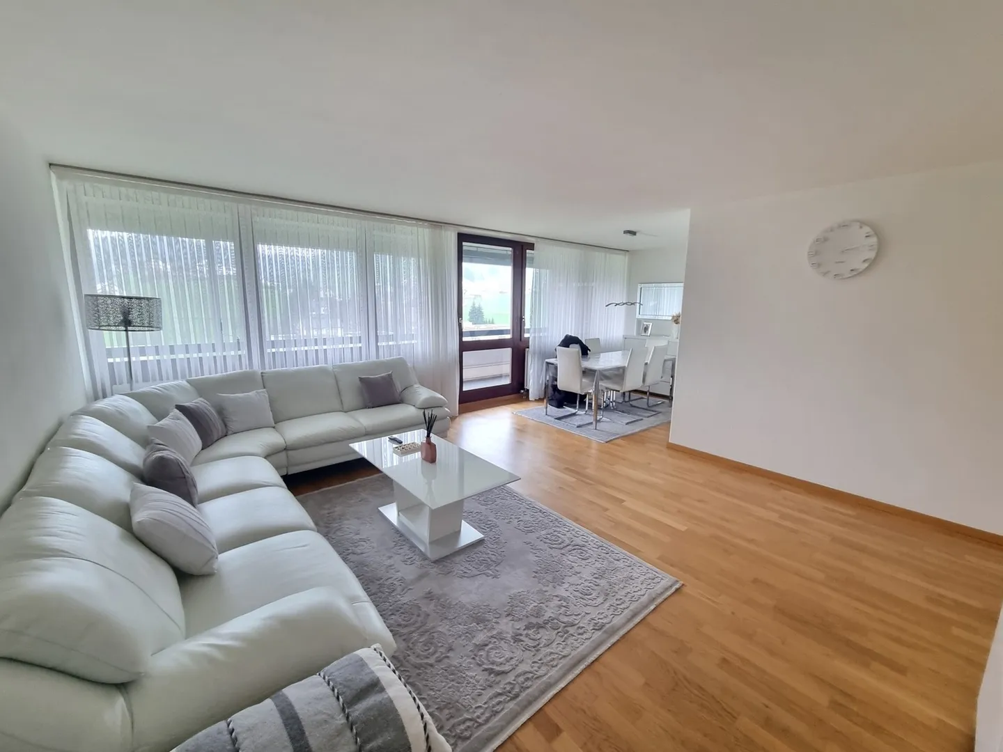 Grosse und Helle 4.5 Zimmerwohnung - Zentral und doch im Grünen - Foto 4 von 13