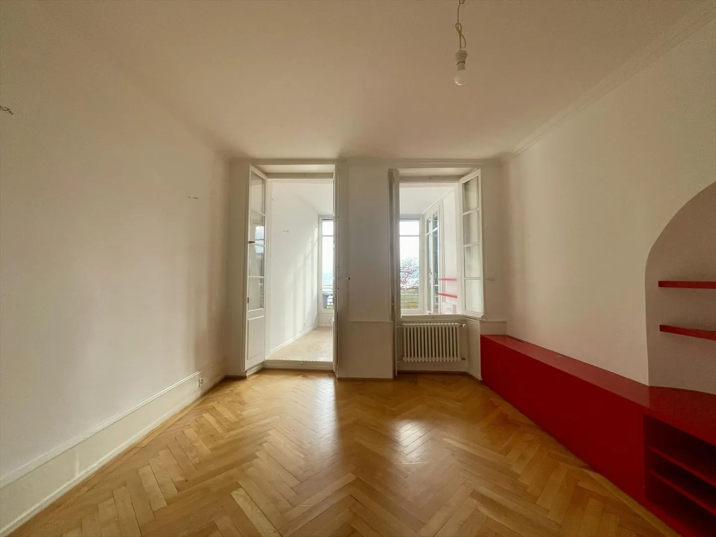 AUTHENTICITY AND DIRECT ACCESS TO THE LAKE, 2.5 ROOMS IN MORGES - Photo 7 of 13